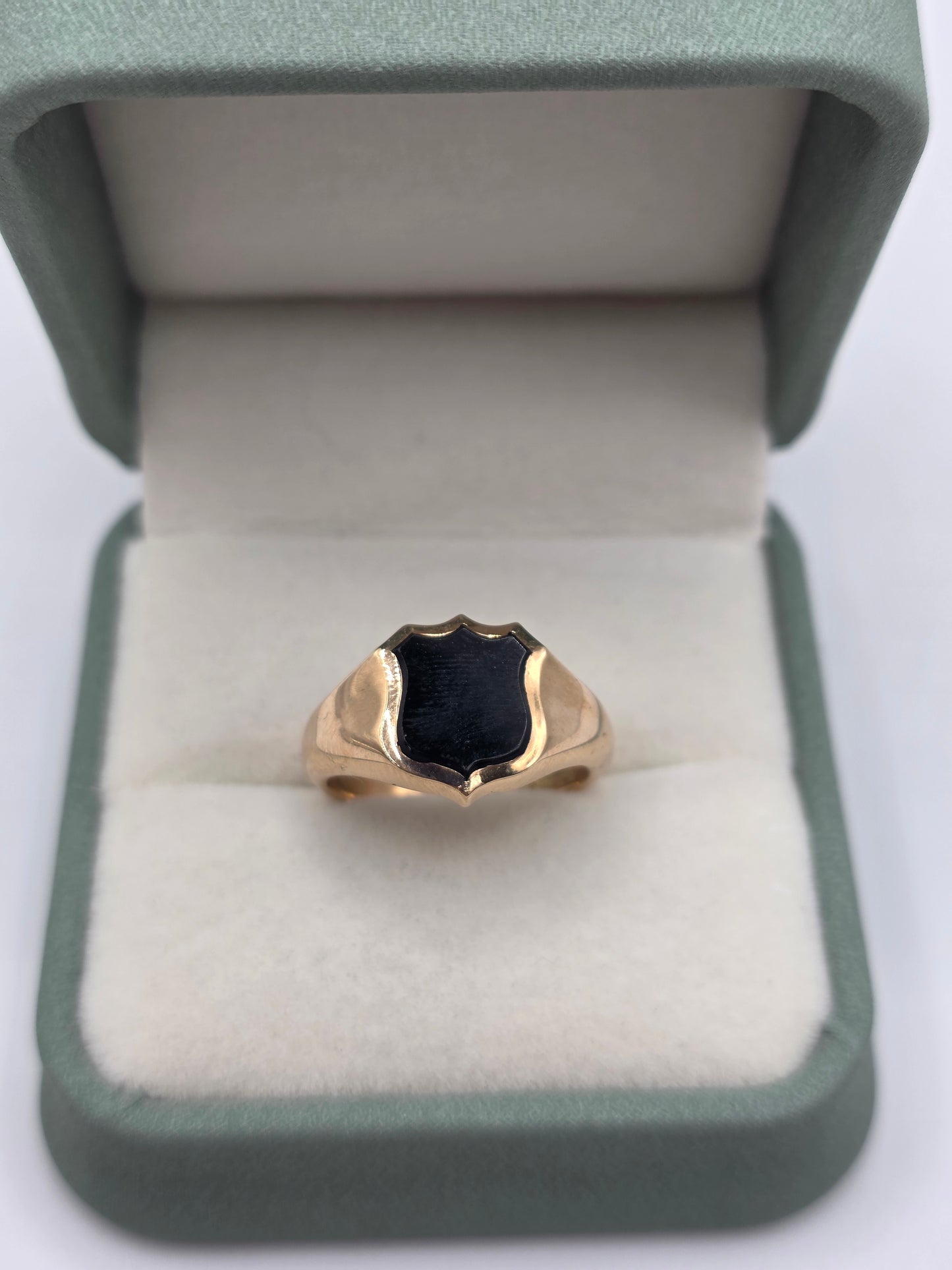 9ct gold onyx shield signet