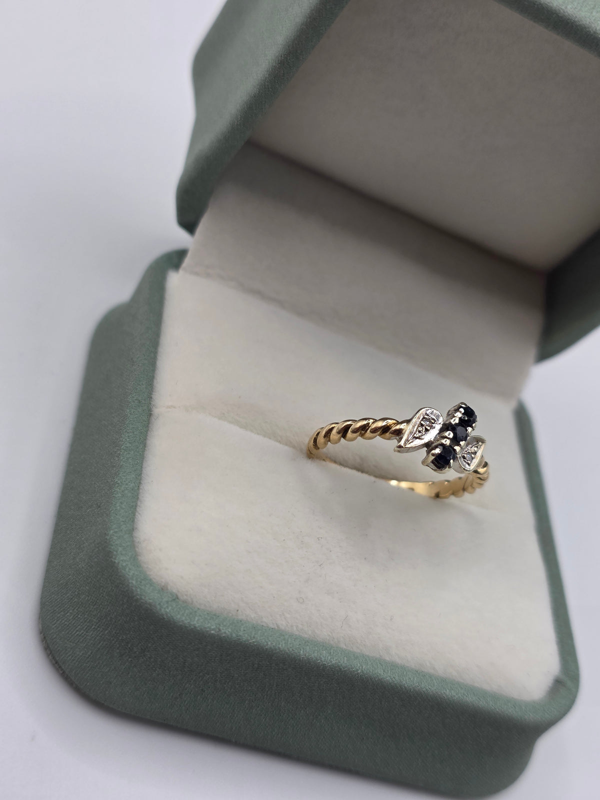 9ct gold sapphire and diamond ring