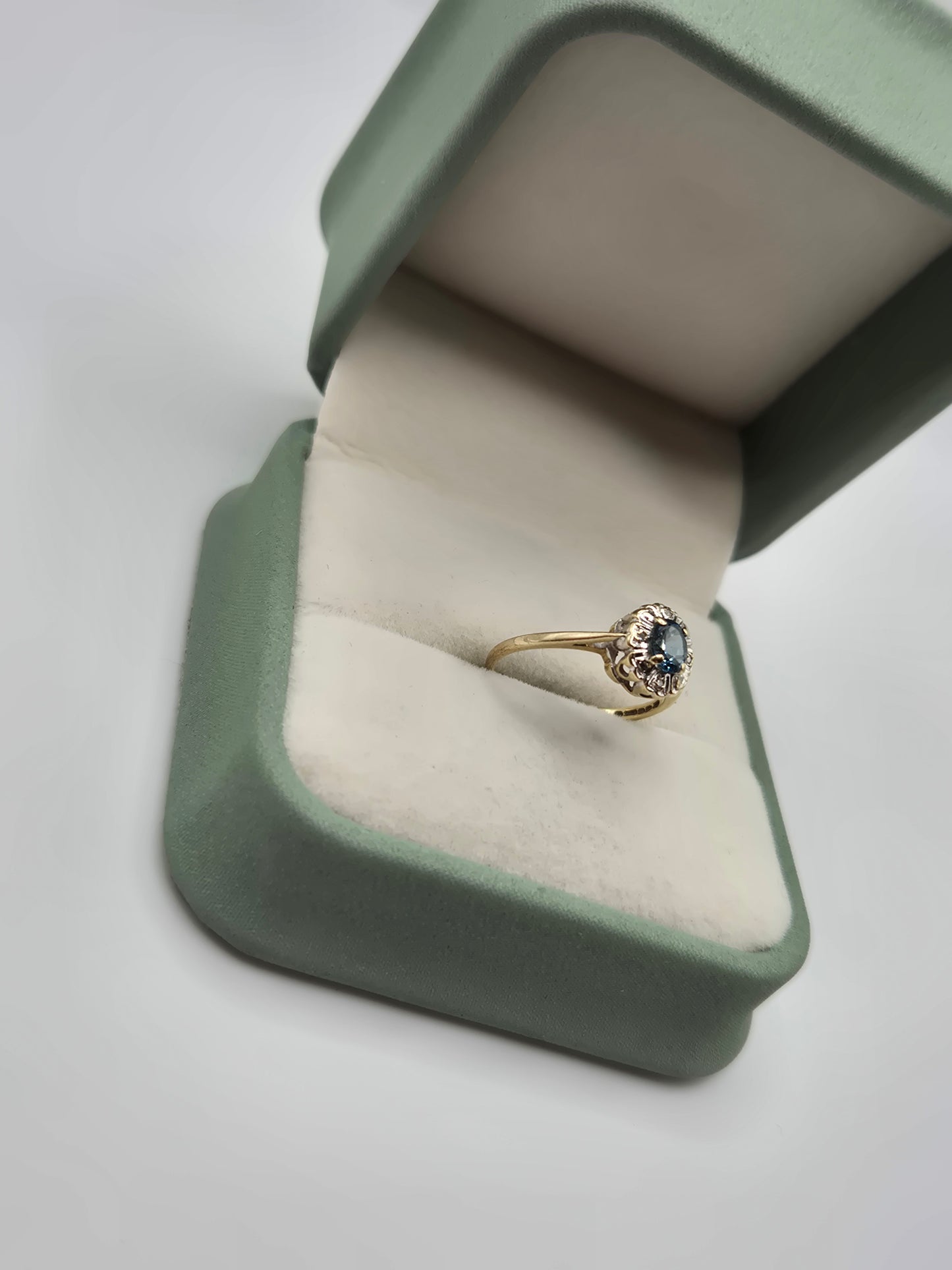 9ct gold topaz and diamond ring