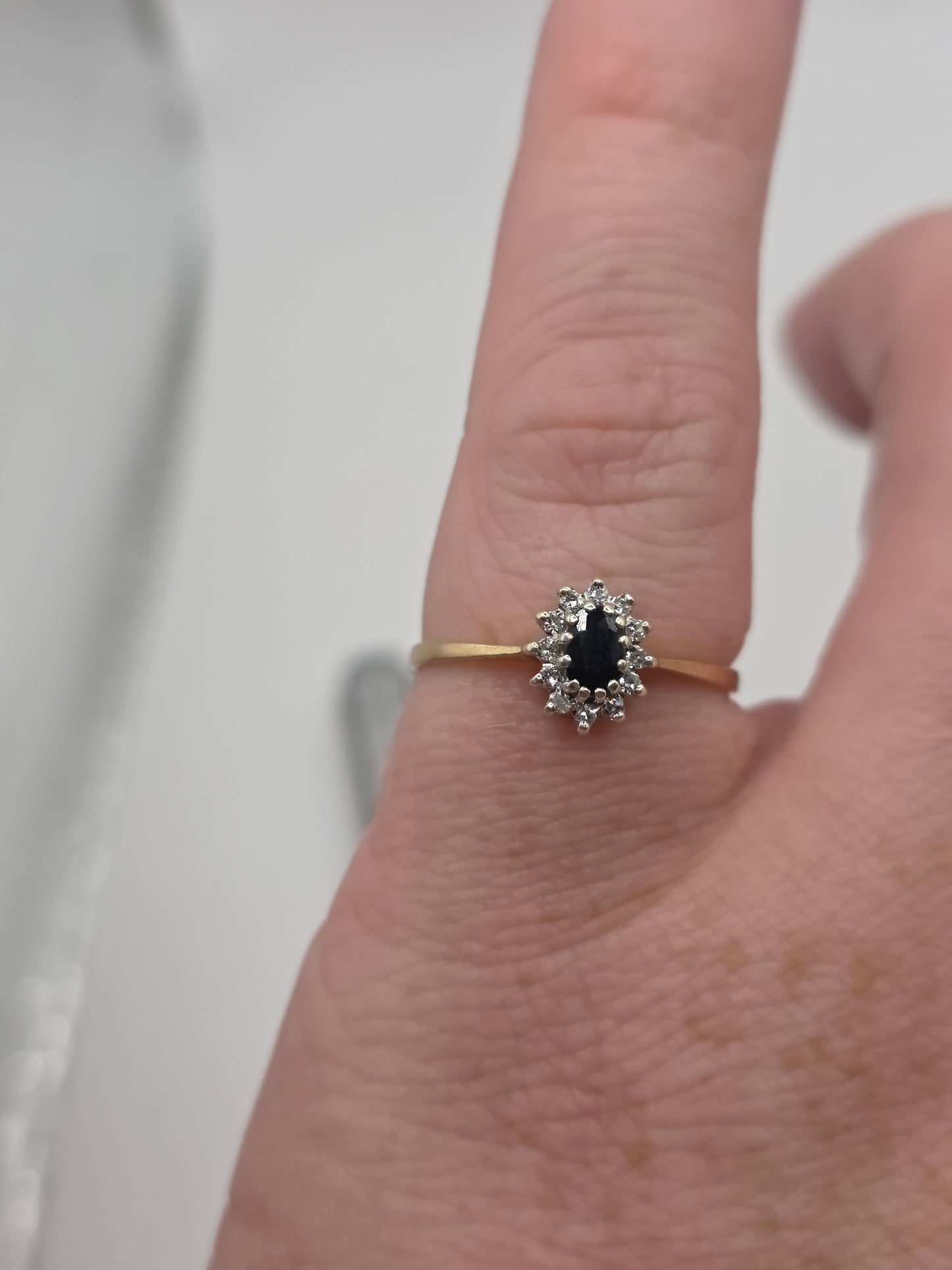 9ct gold sapphire and diamond ring