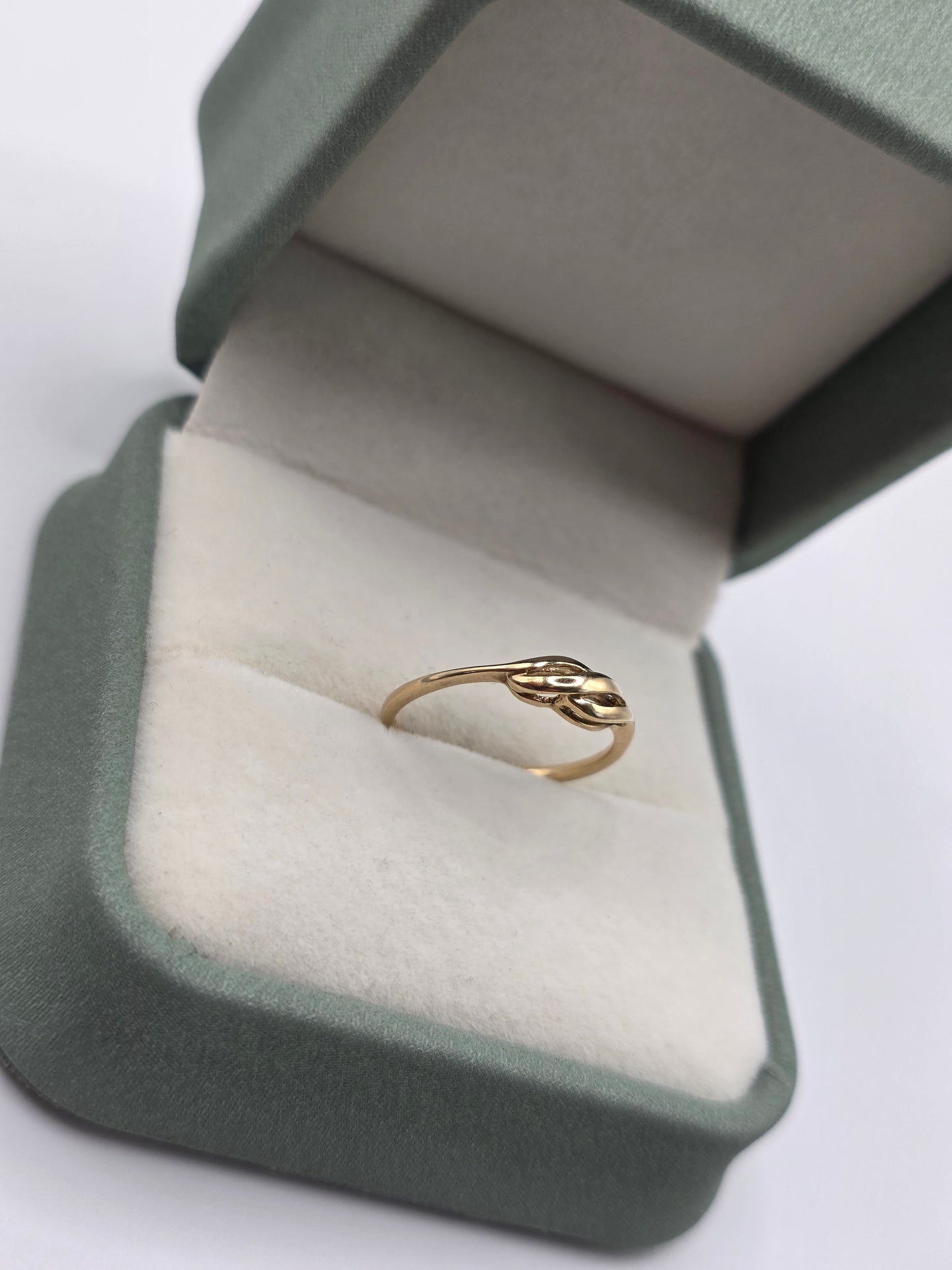 9ct gold ring