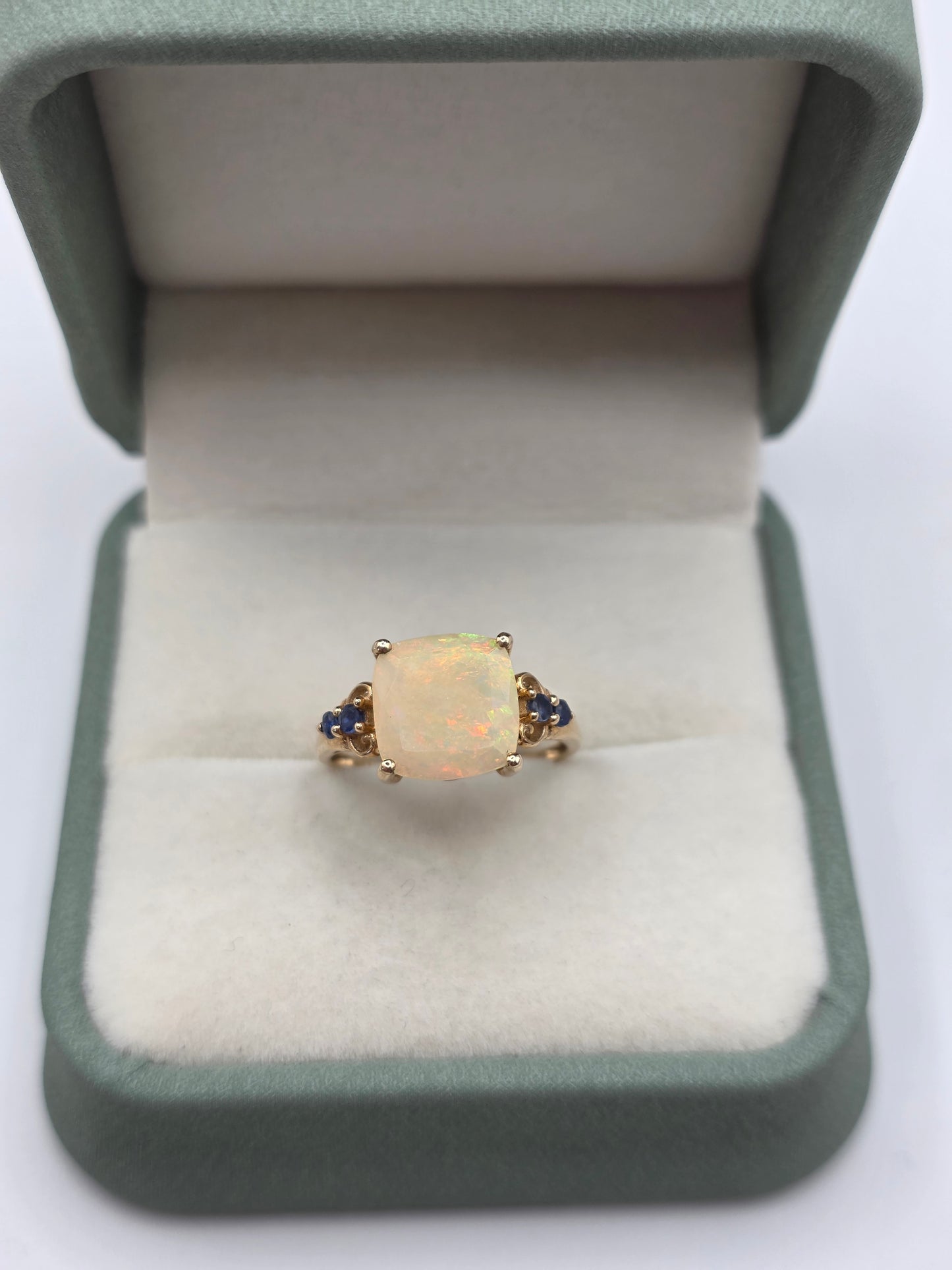 9ct gold opal and sapphire ring
