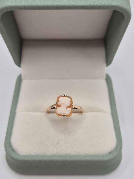9ct gold cameo ring