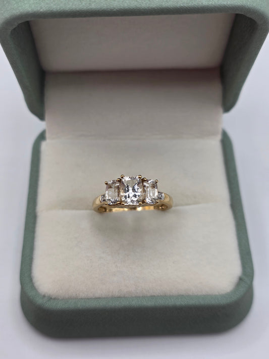 9ct gold quartz and diamond ring