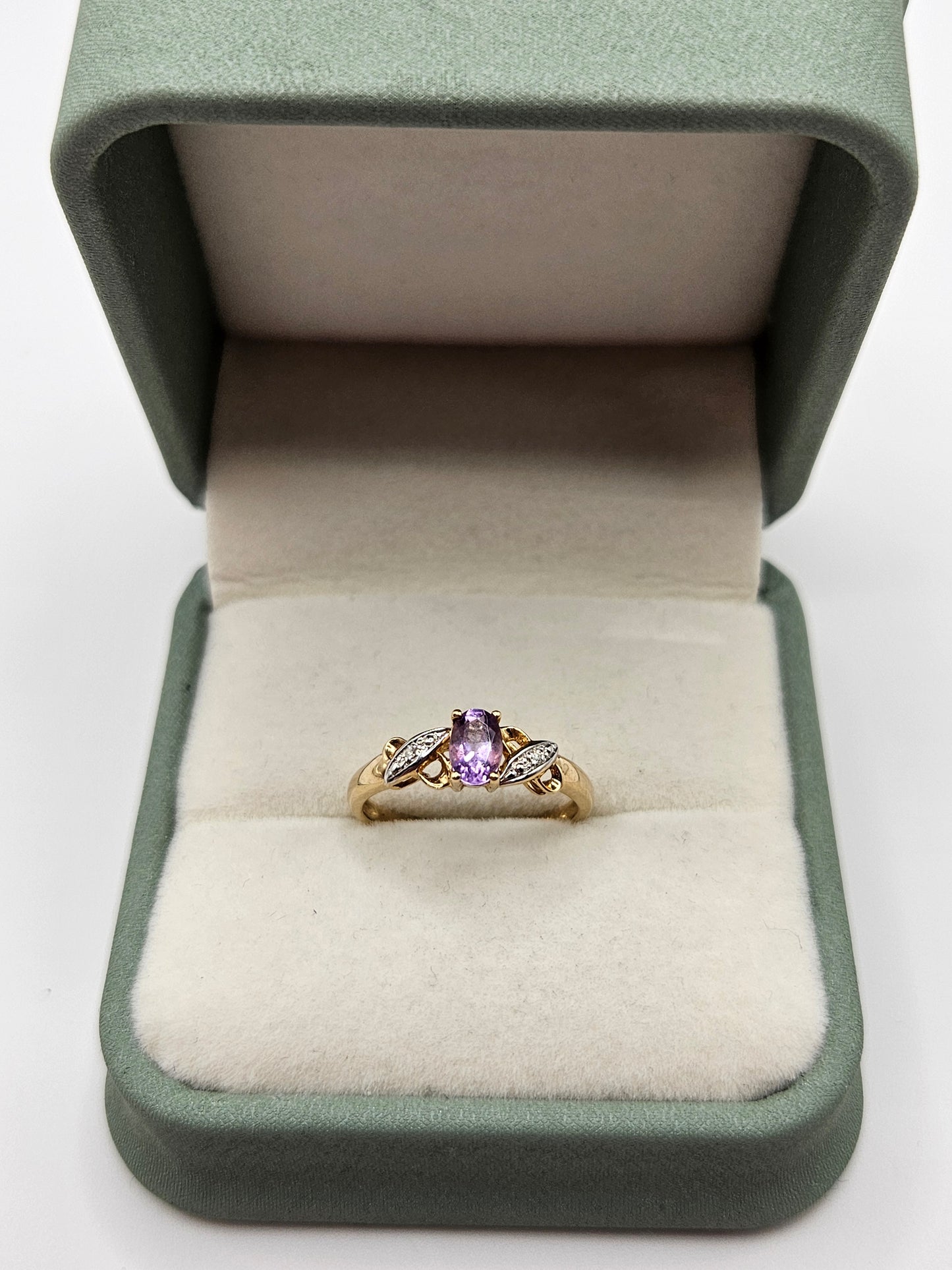 9ct gold amethyst and diamond ring