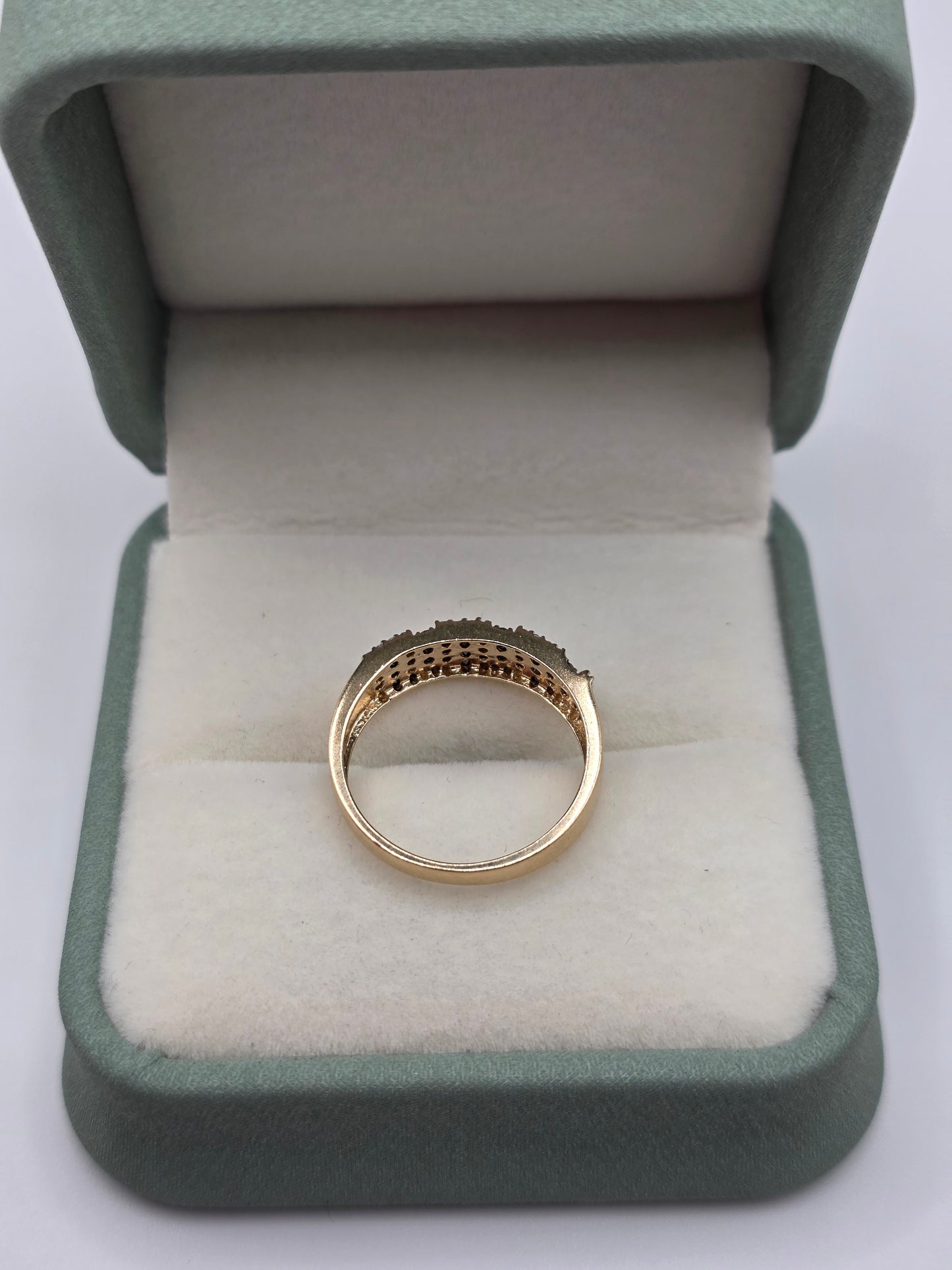 9ct gold diamond ring