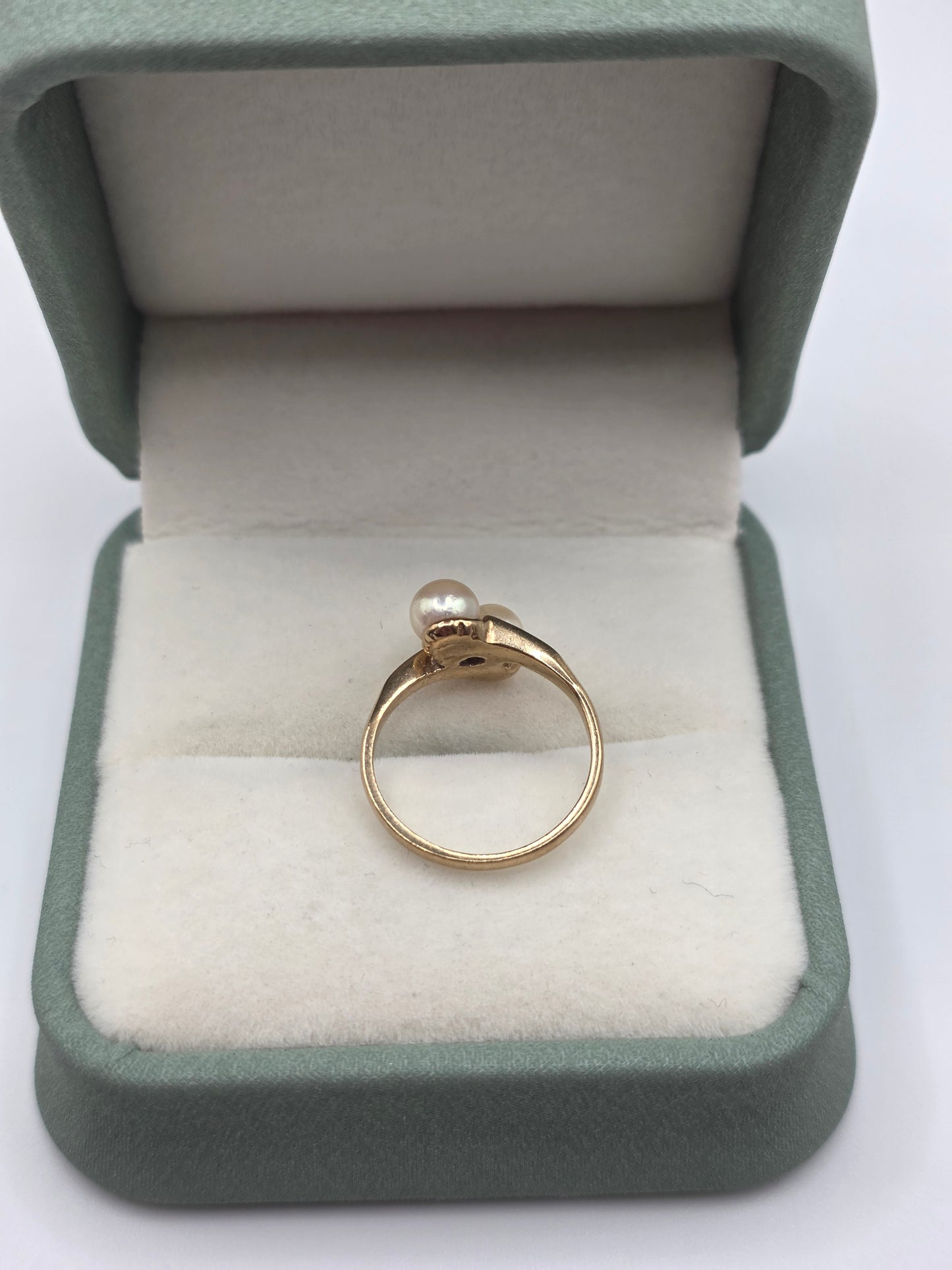 9ct gold pearl ring