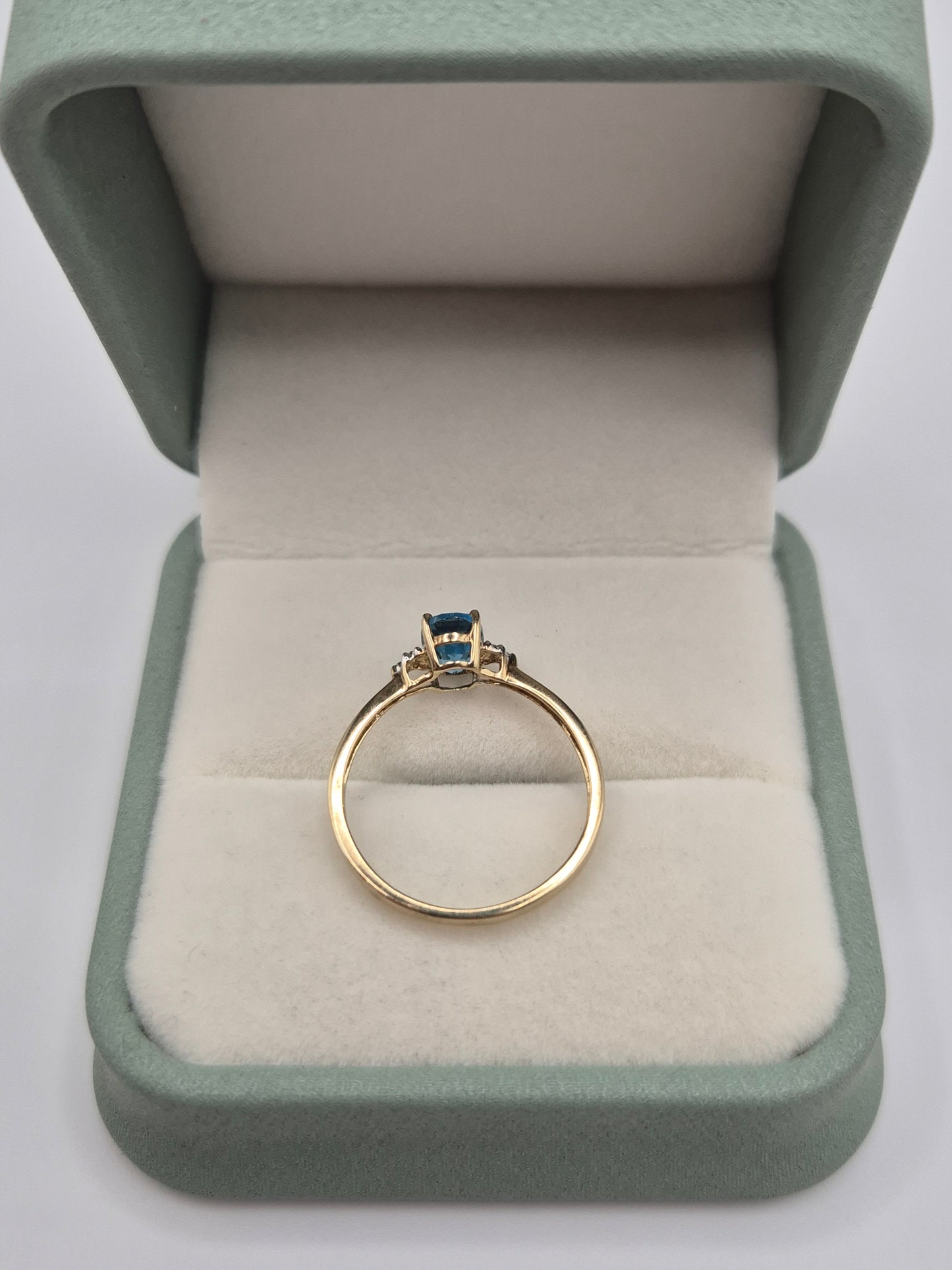 9ct gold topaz and diamond ring