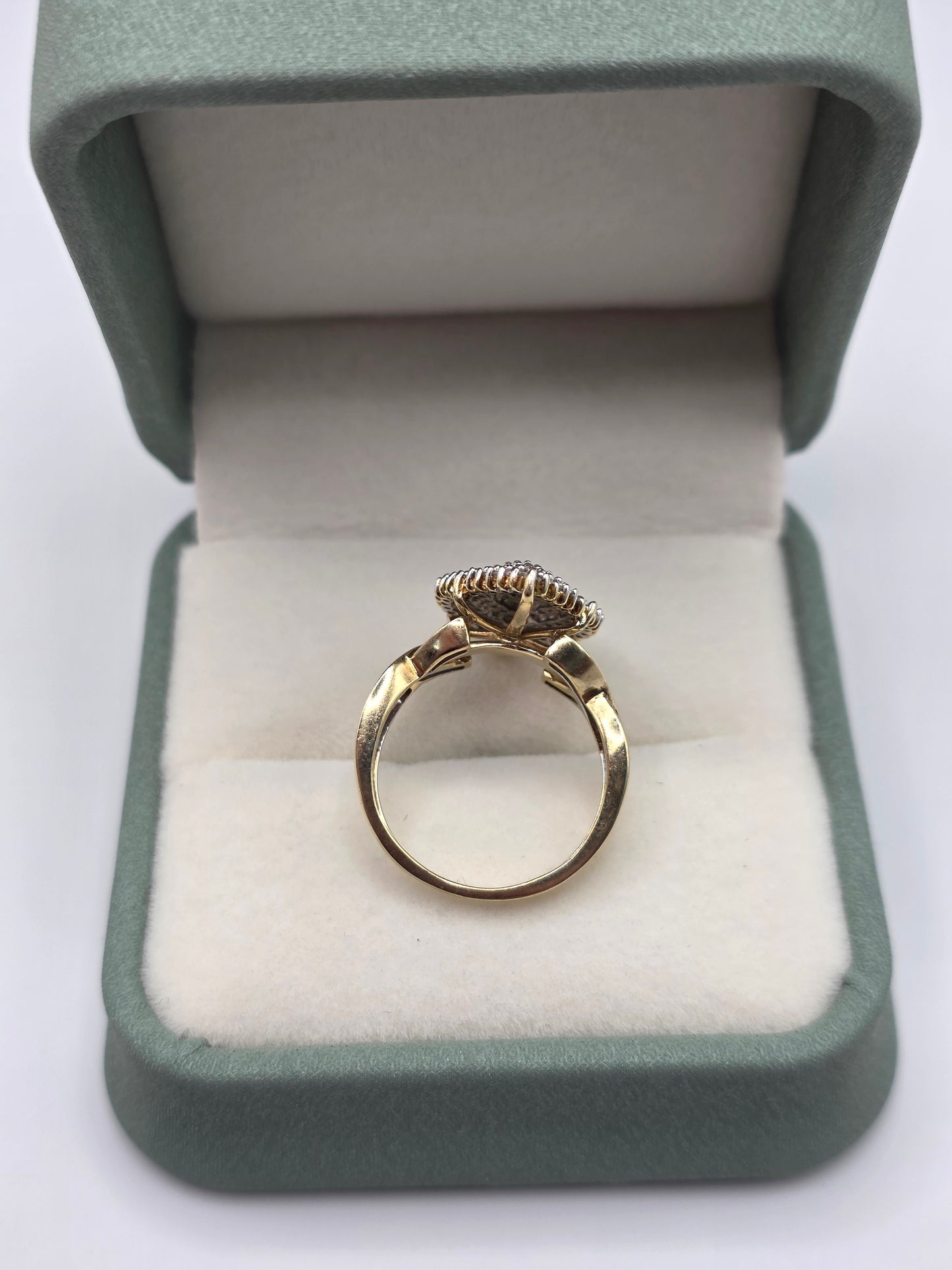 Heavy 9ct gold diamond cluster ring