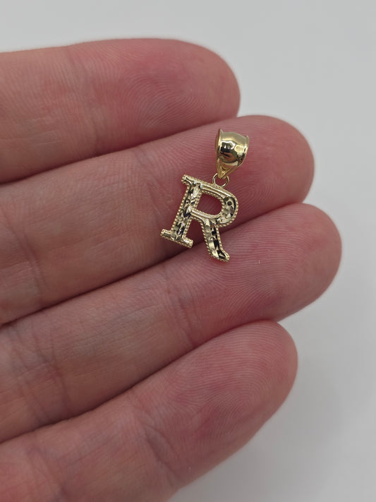 9ct gold initial R pendant