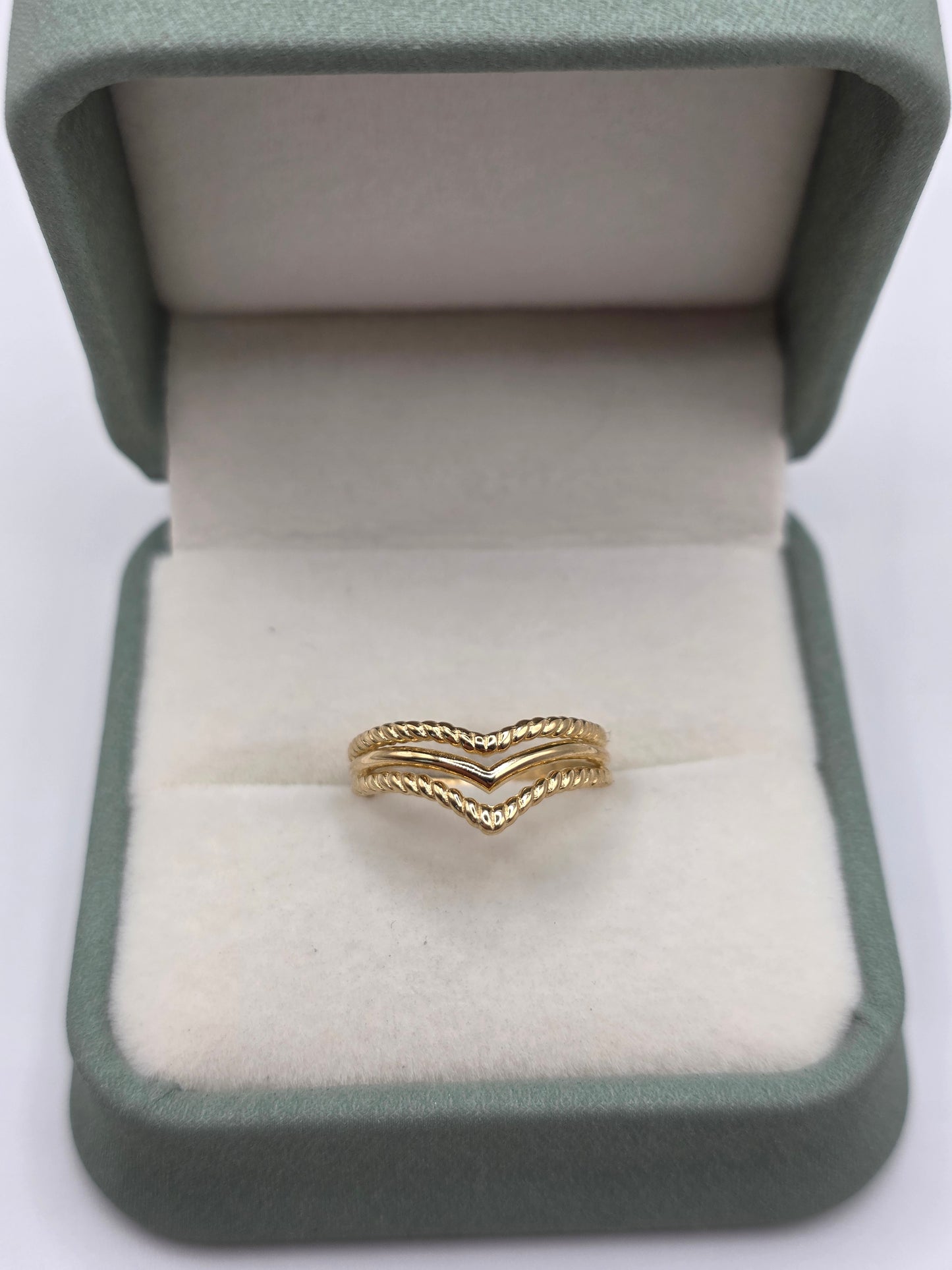 9ct gold wishbone ring