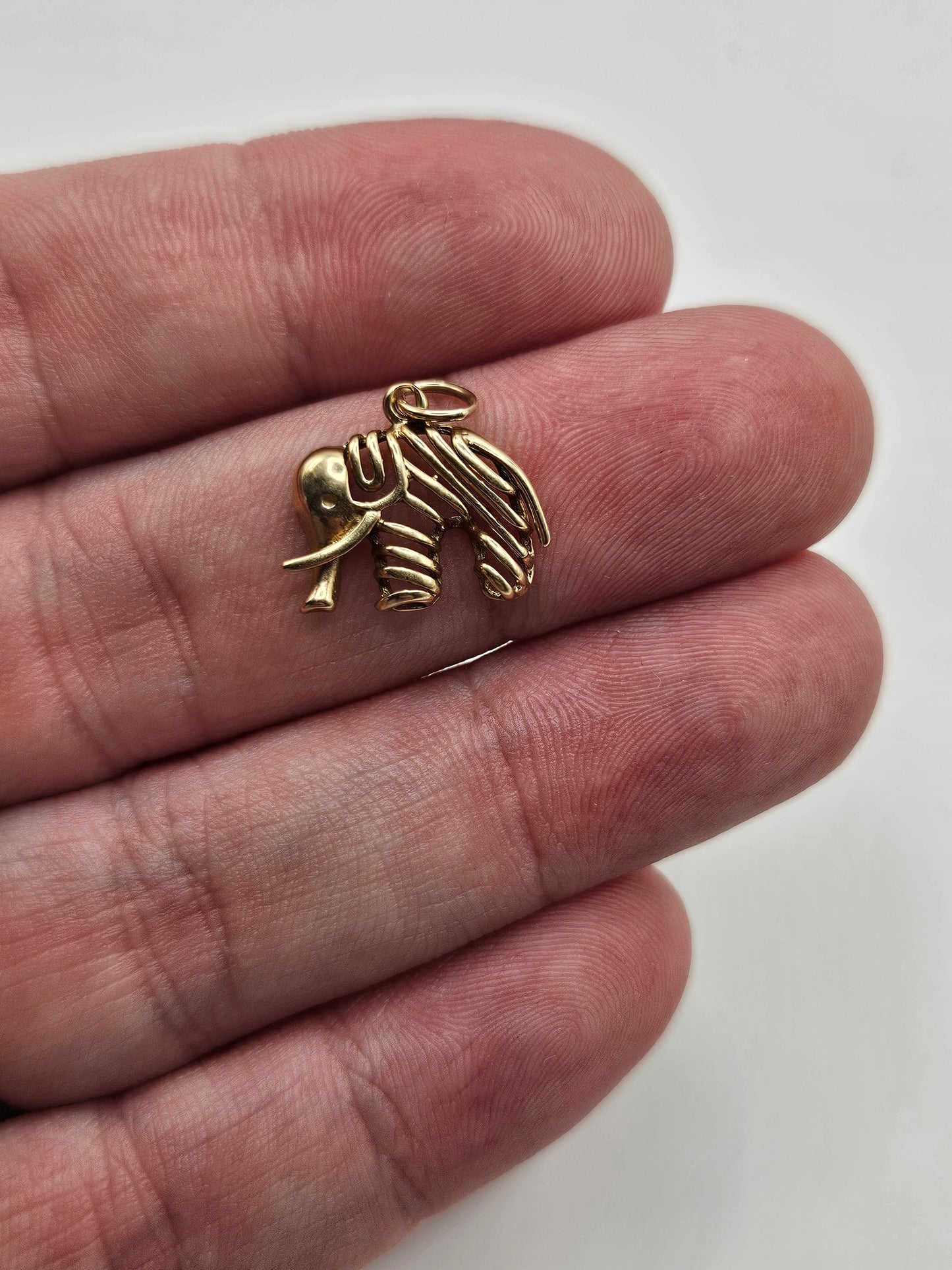 9ct gold elephant charm