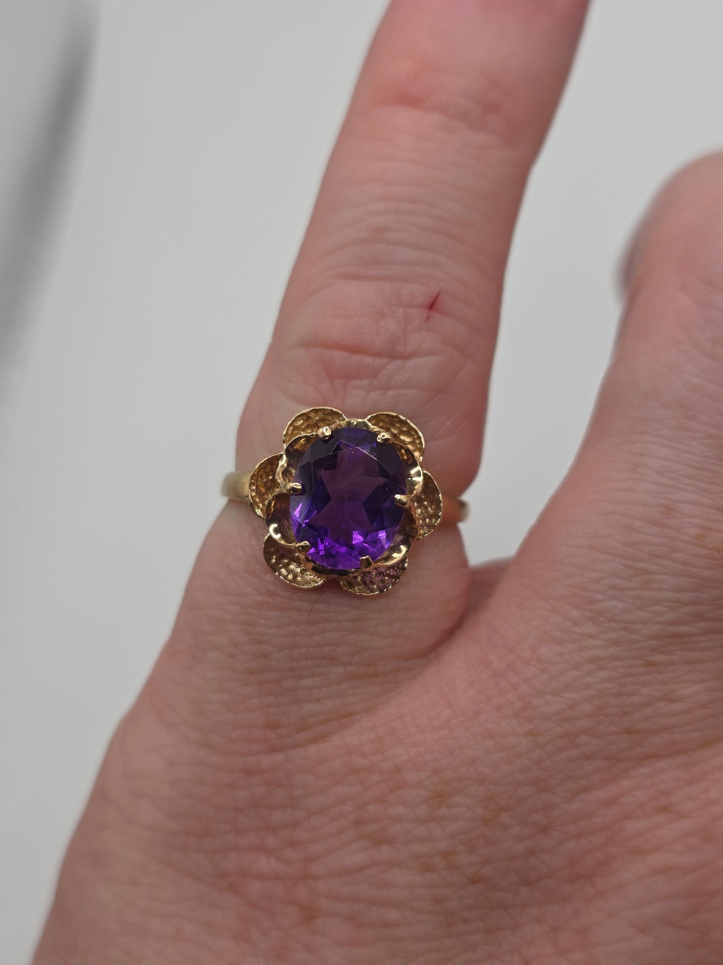 9ct gold amethyst ring