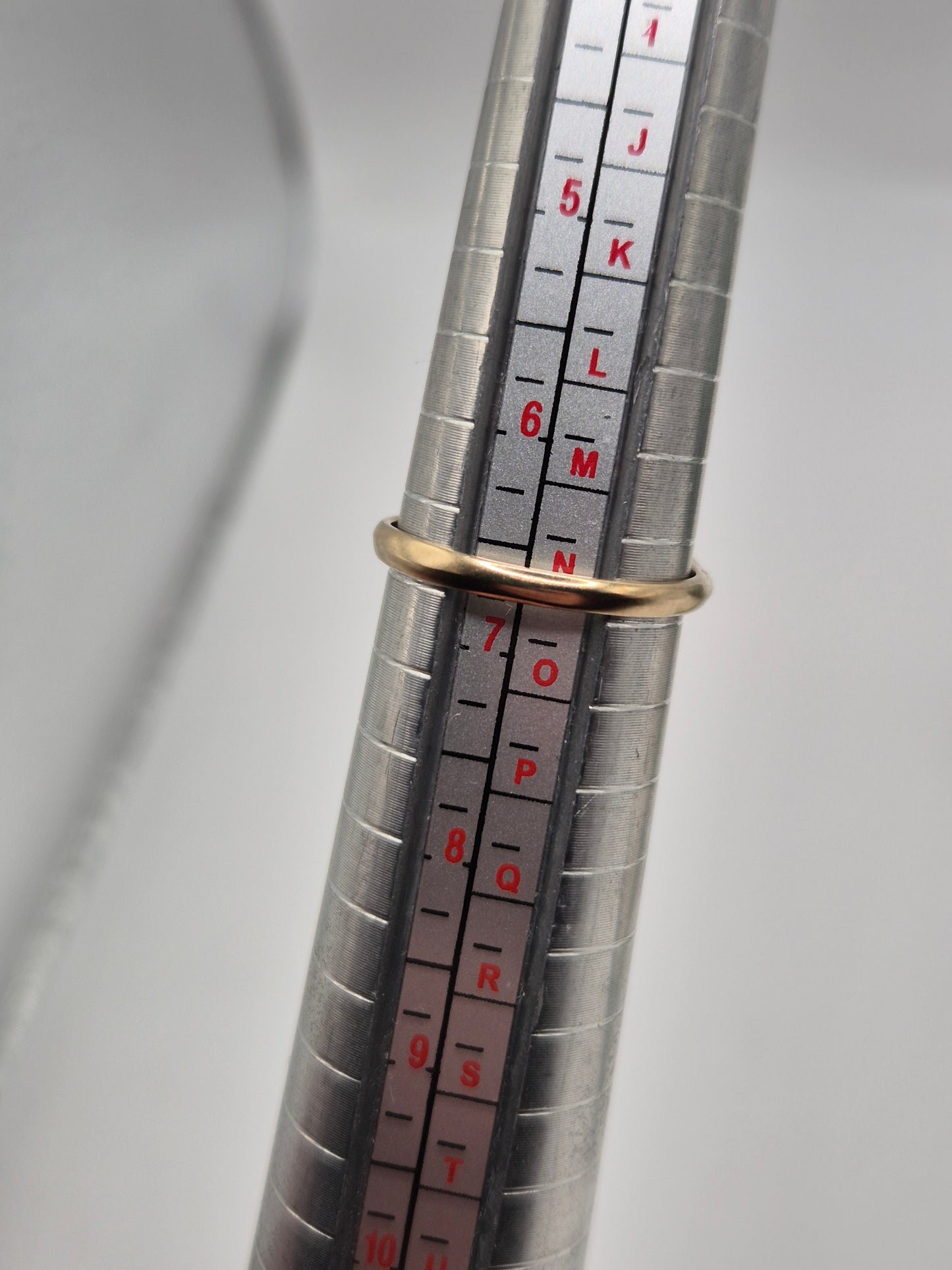 9ct gold sapphire and diamond ring