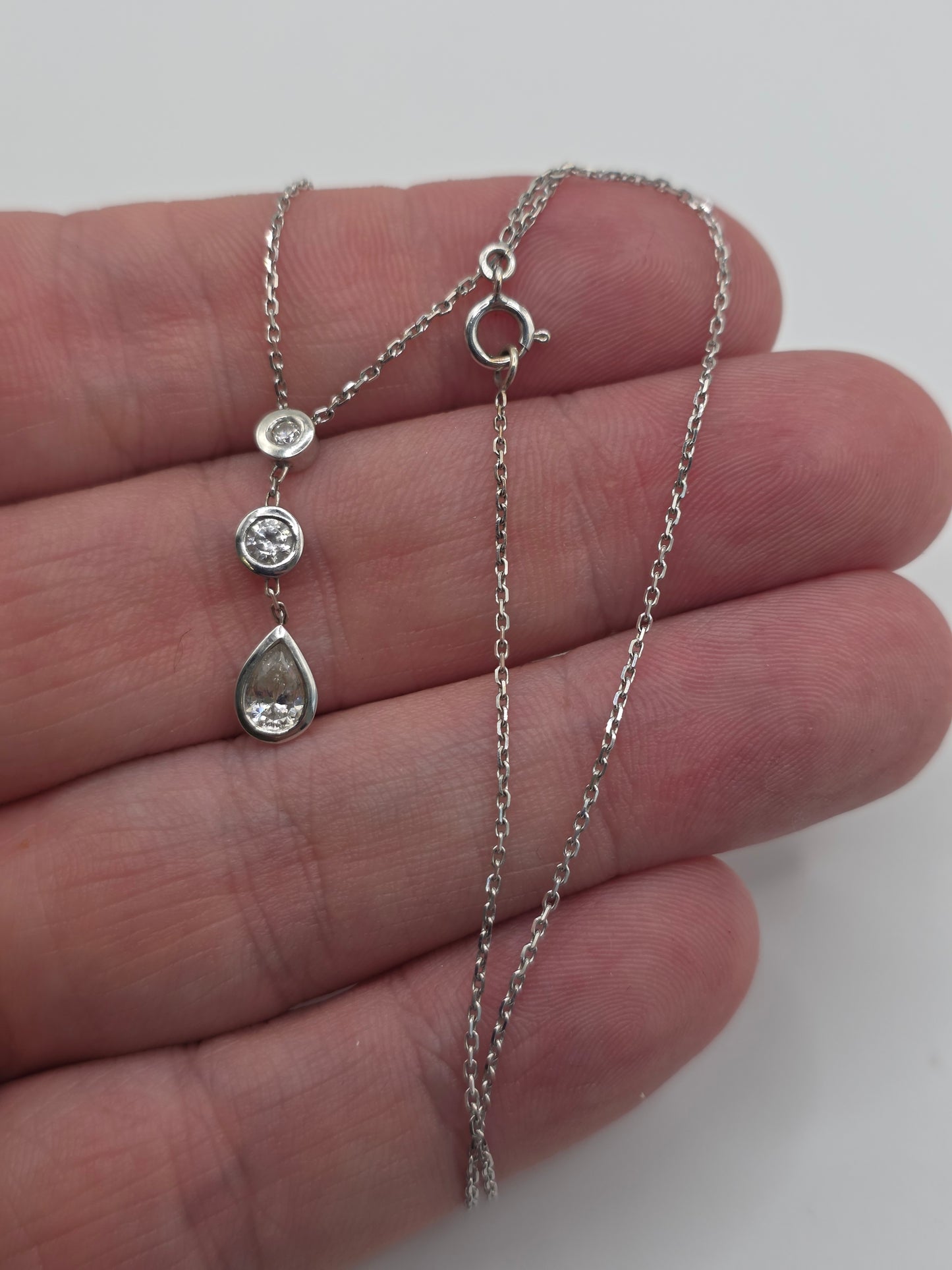 9ct white gold cz necklace