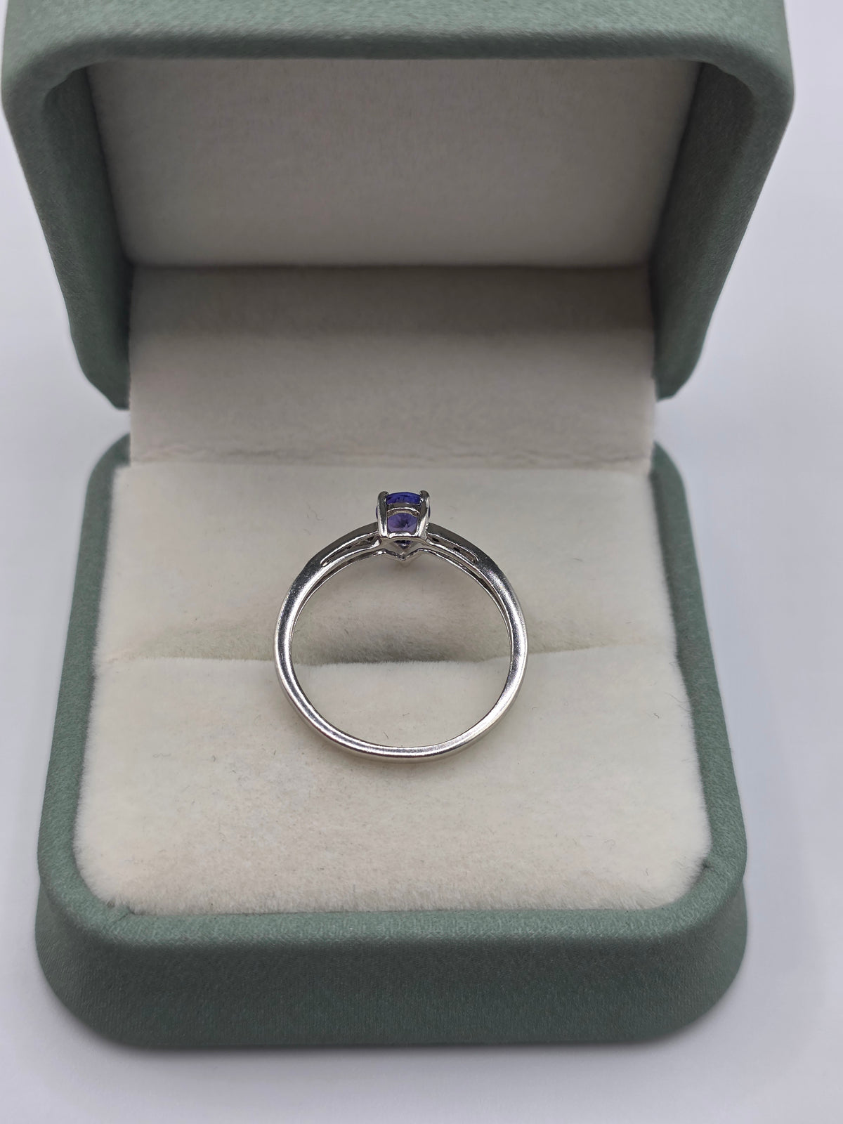 9ct white gold tanzanite and diamond ring