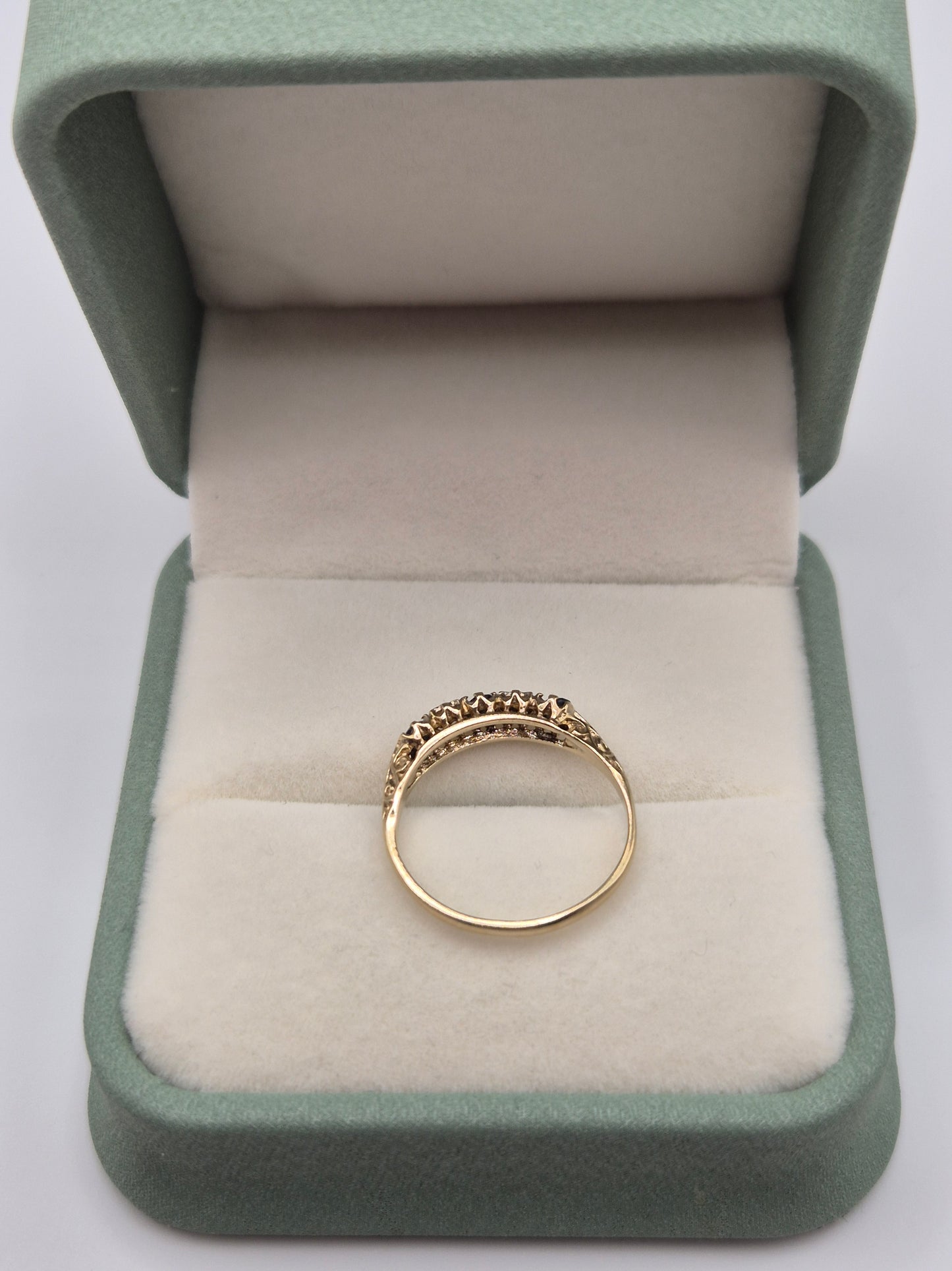 9ct gold sapphire and diamond ring