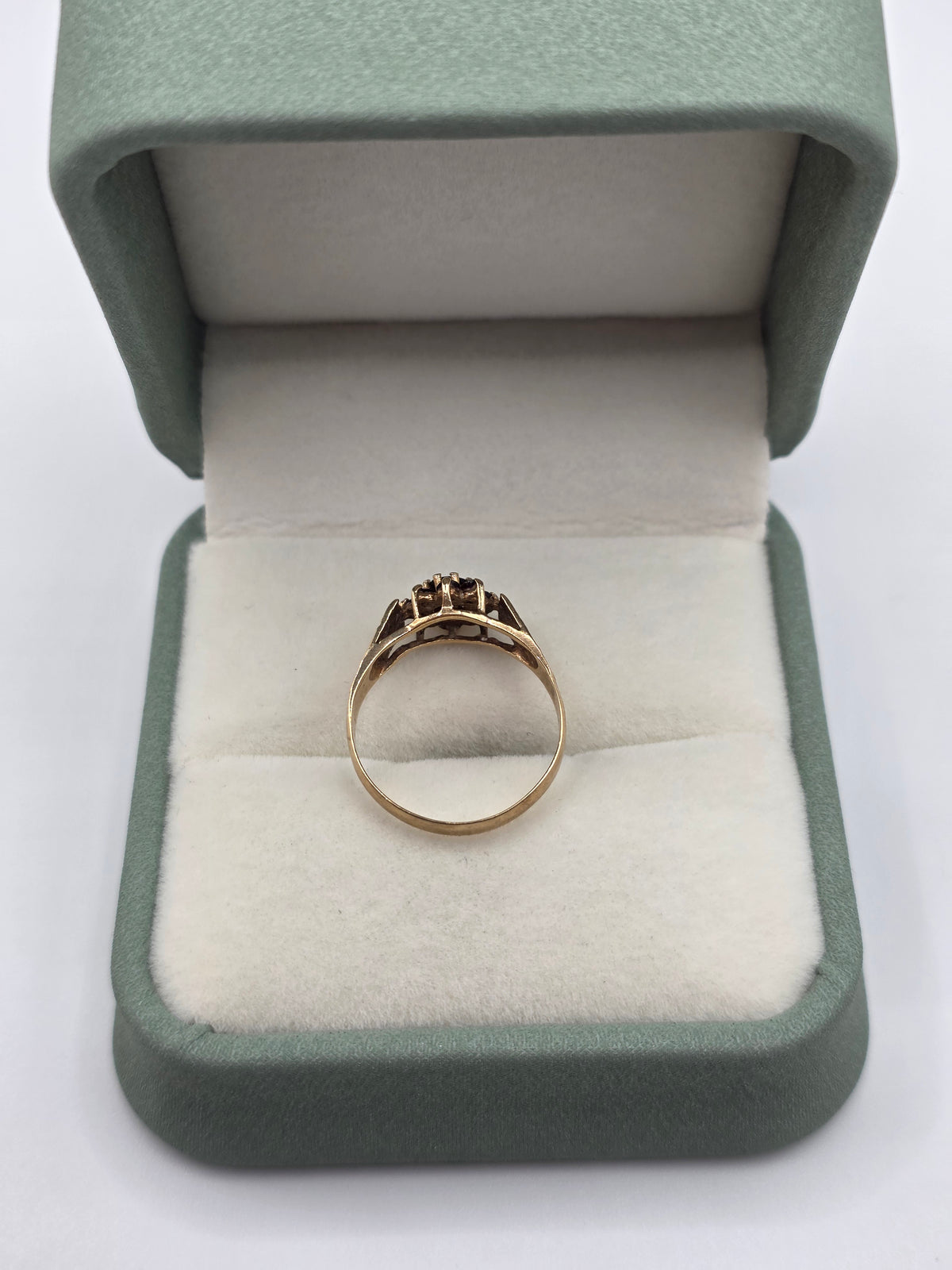 Vintage 9ct gold garnet ring