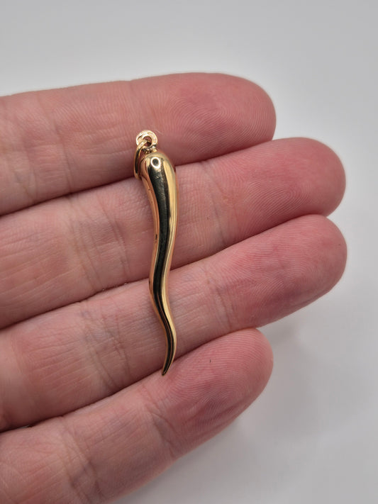 9ct gold horn of plenty pendant