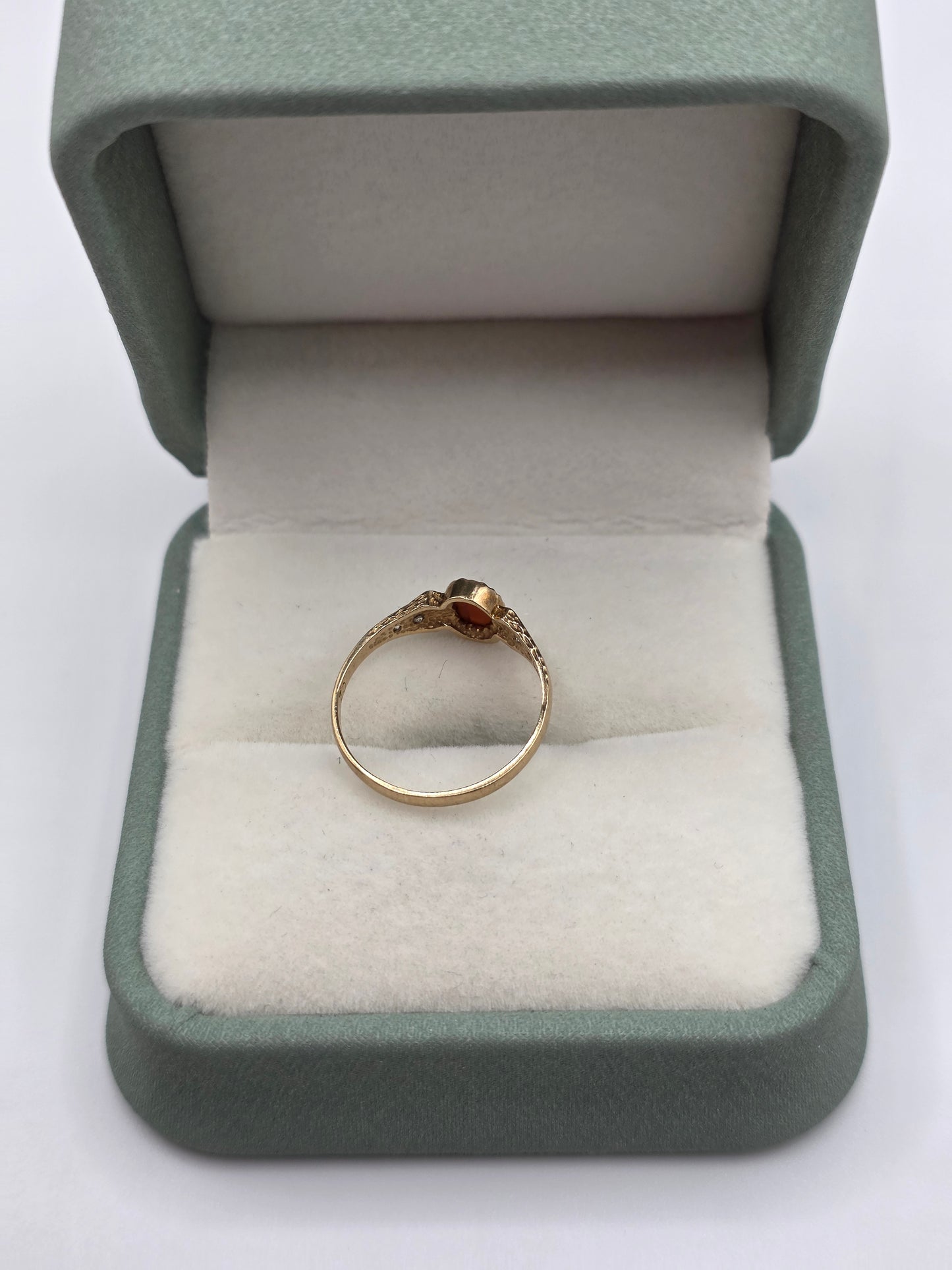 Vintage 9ct gold cameo ring