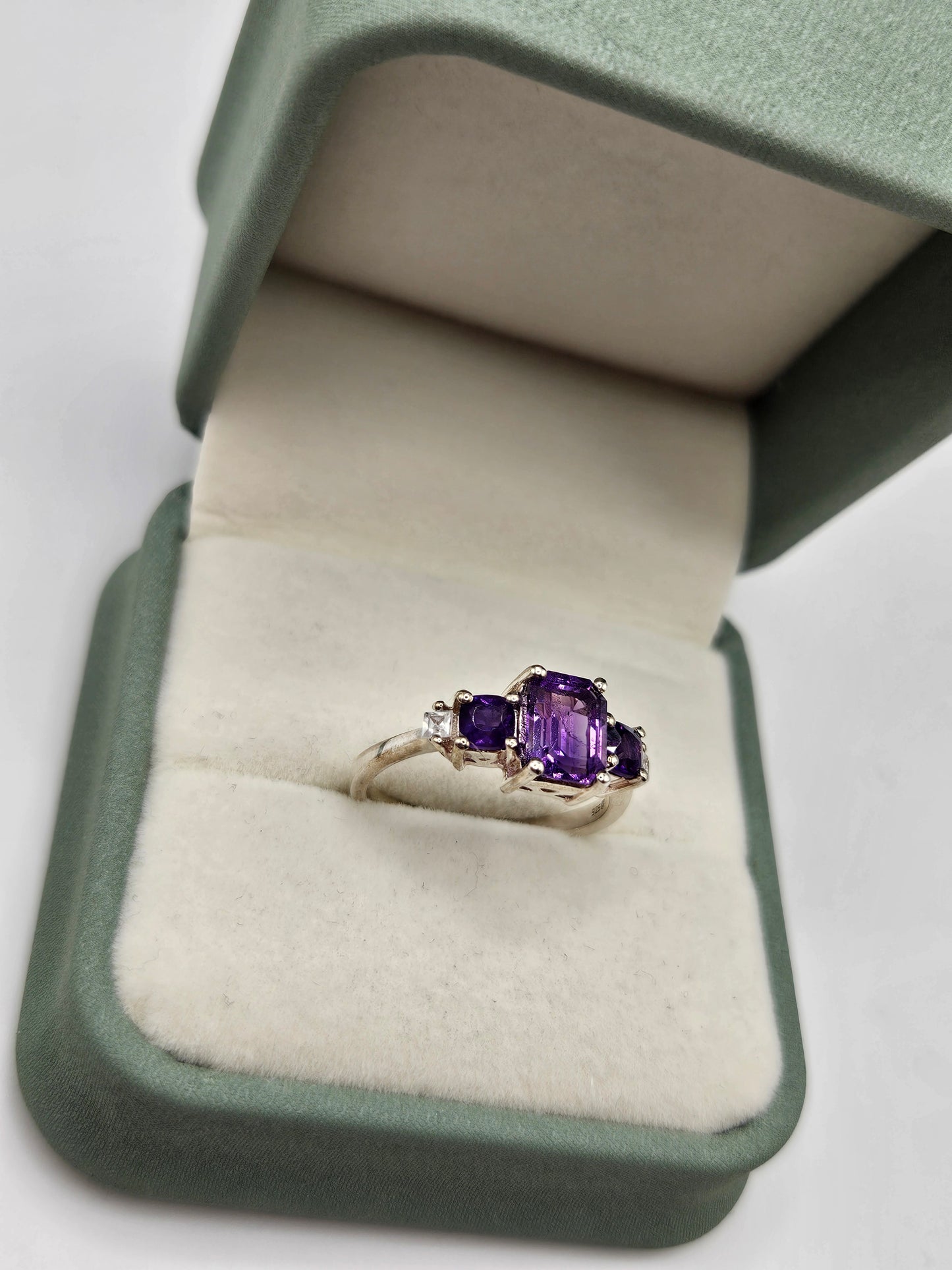 Silver amethyst ring