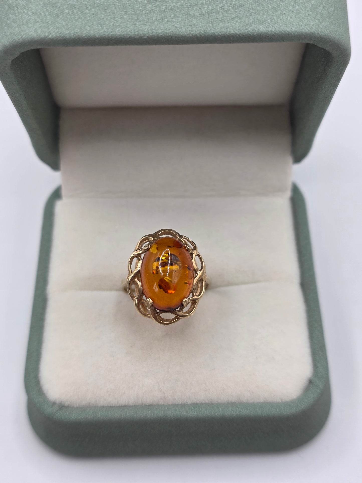9ct gold amber ring