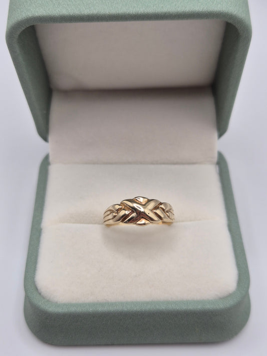 9ct gold puzzle style ring