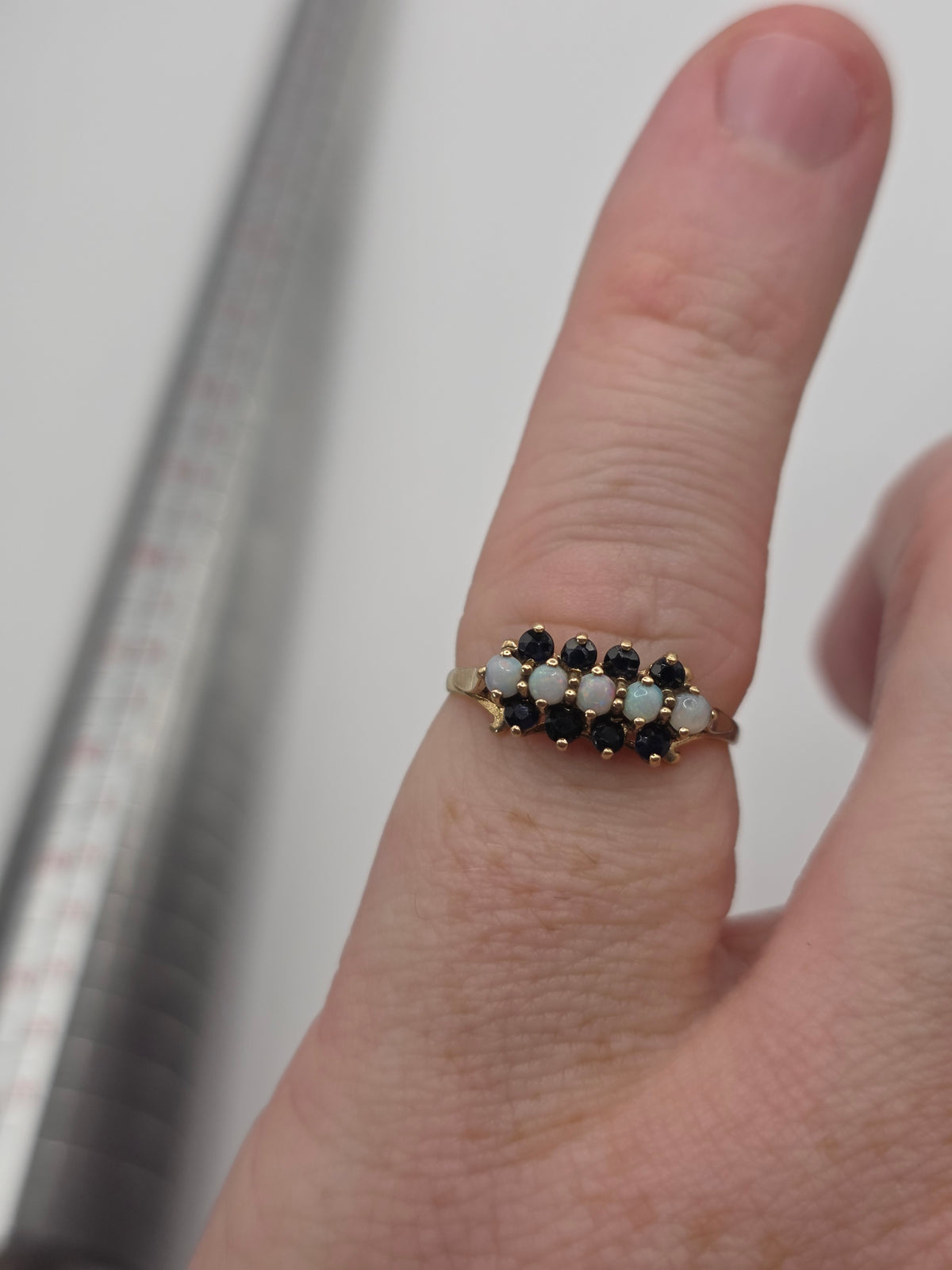 9ct gold opal and sapphire ring