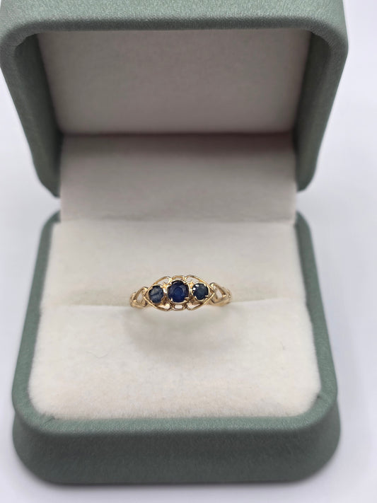 9ct gold sapphire ring