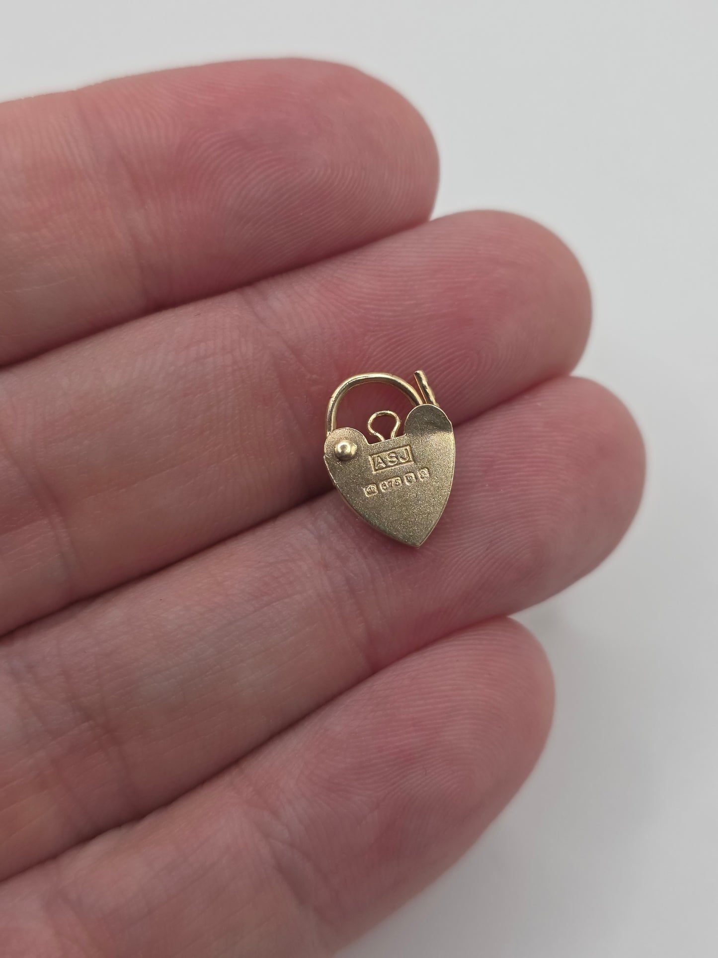 9ct gold padlock 14