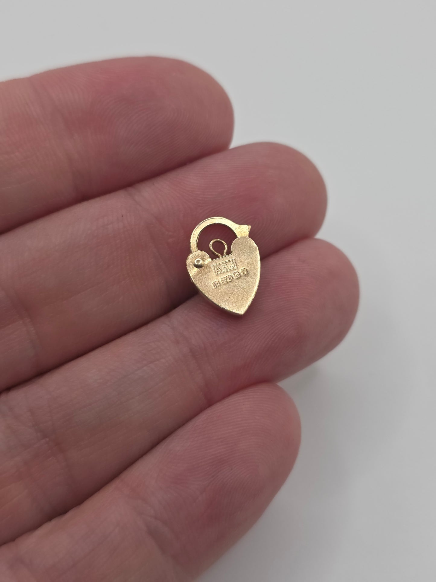 9ct gold padlock 22