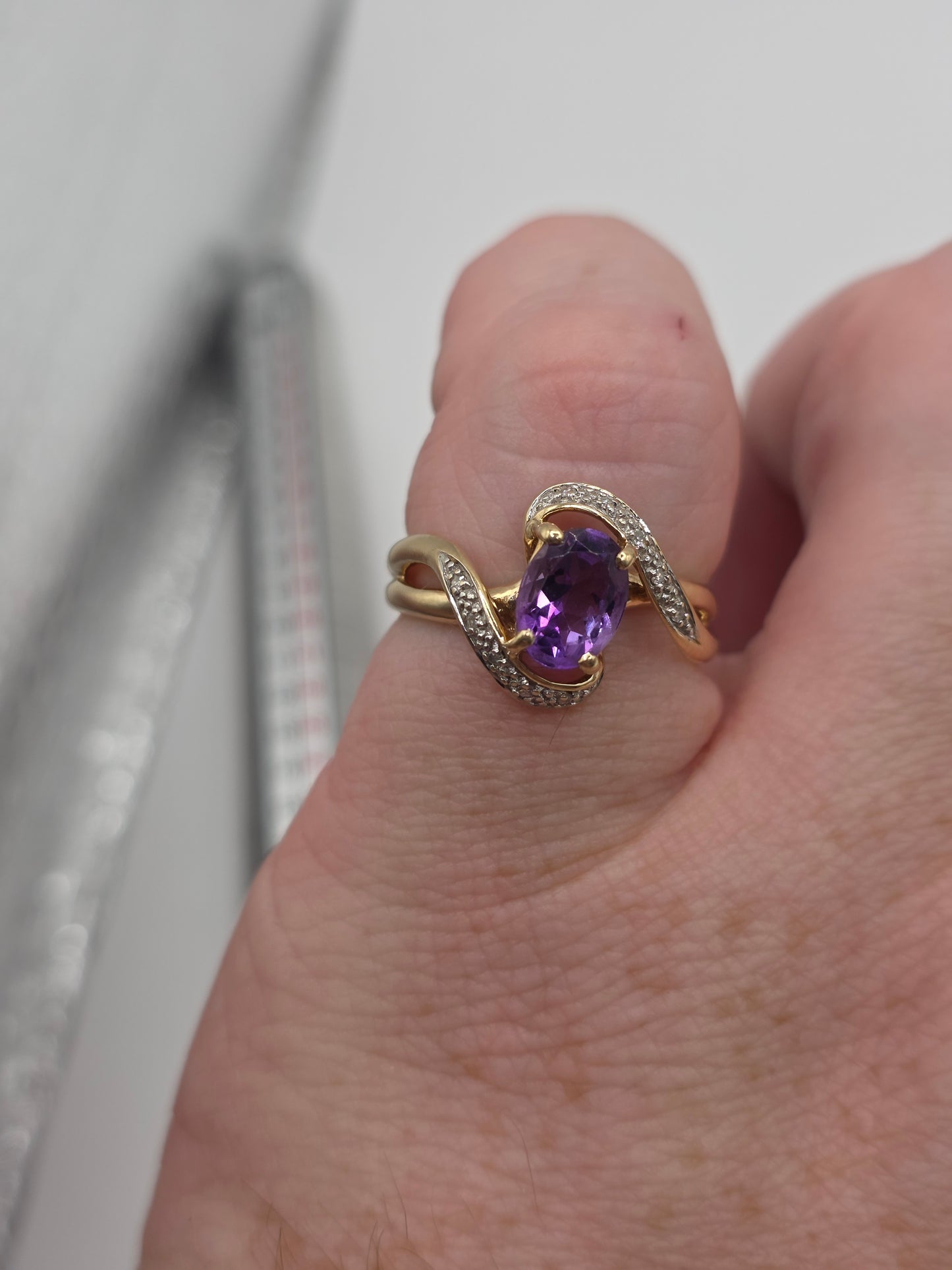 9ct gold amethyst and diamond ring