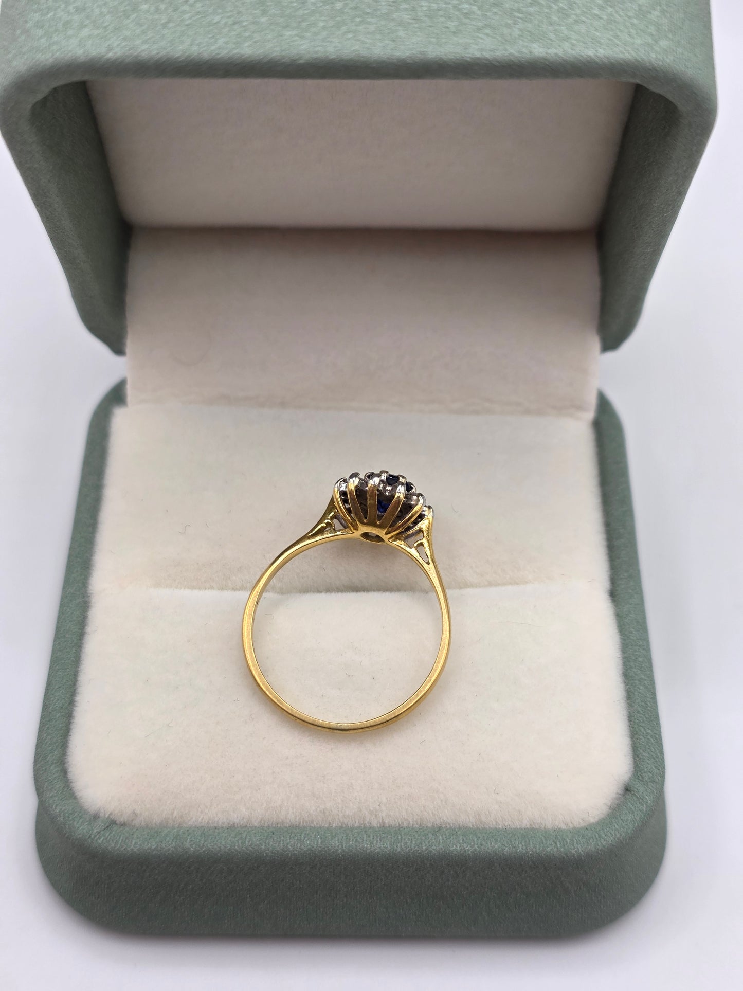 18ct gold sapphire and diamond ring