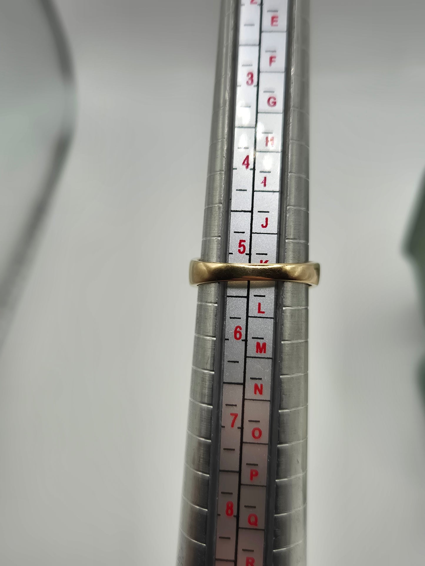 9ct gold sapphire and cz ring