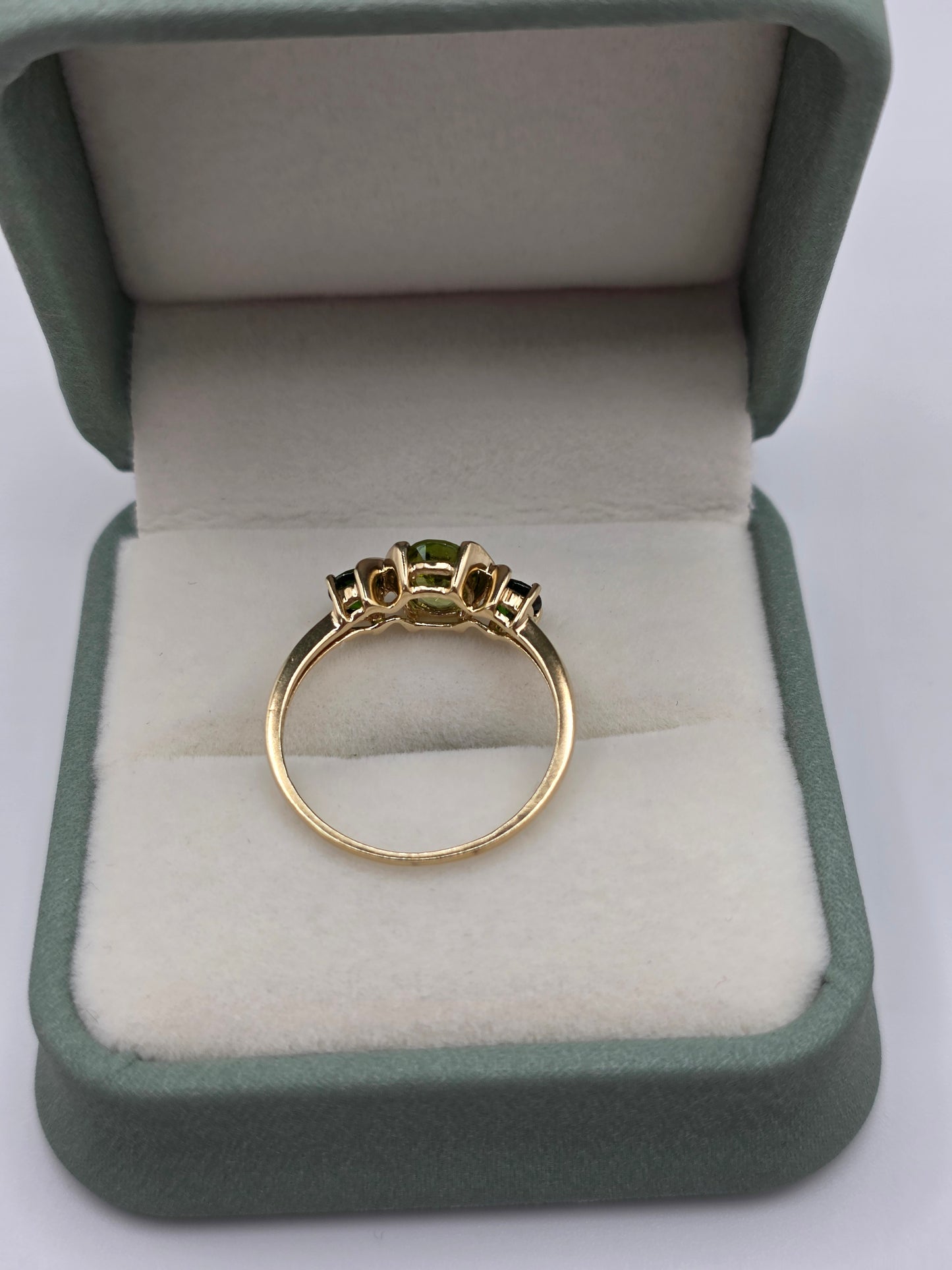 9ct gold peridot and diopside ring