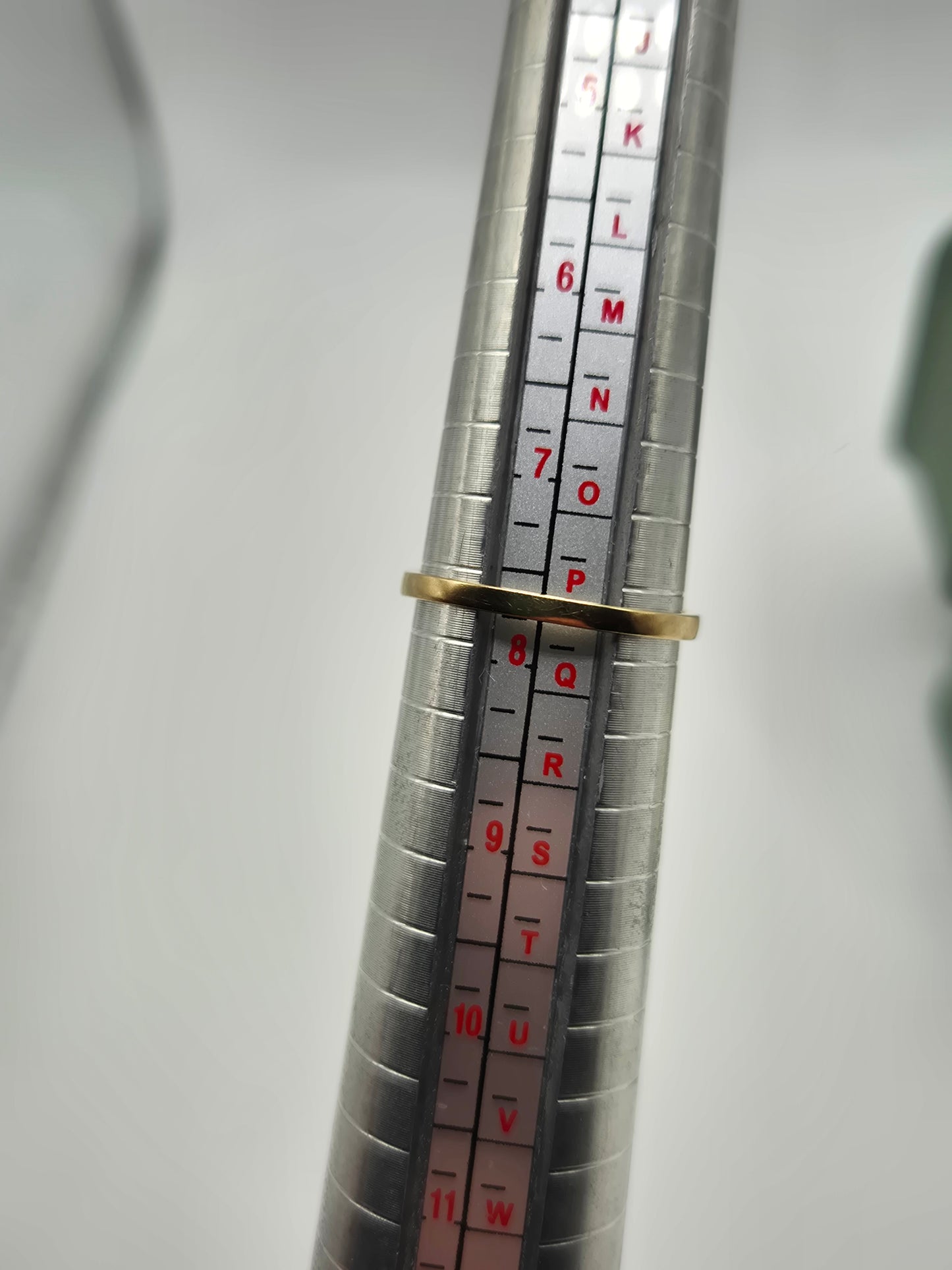 9ct gold sapphire and diamond ring