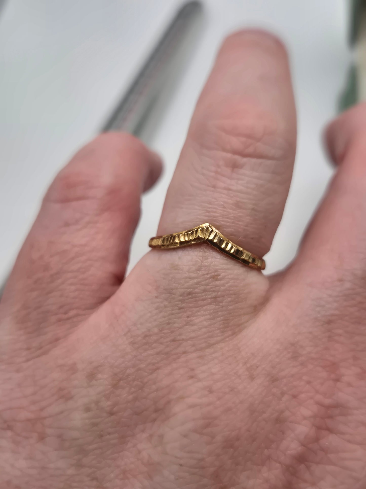 9ct gold wishbone ring