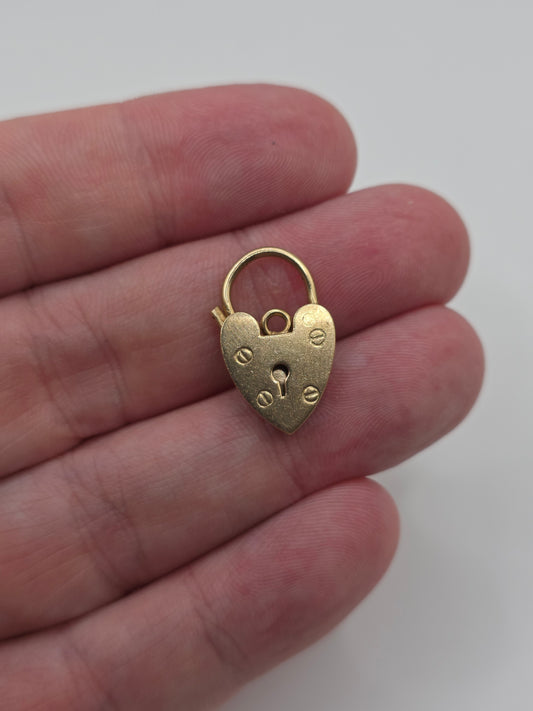 9ct gold padlock 39