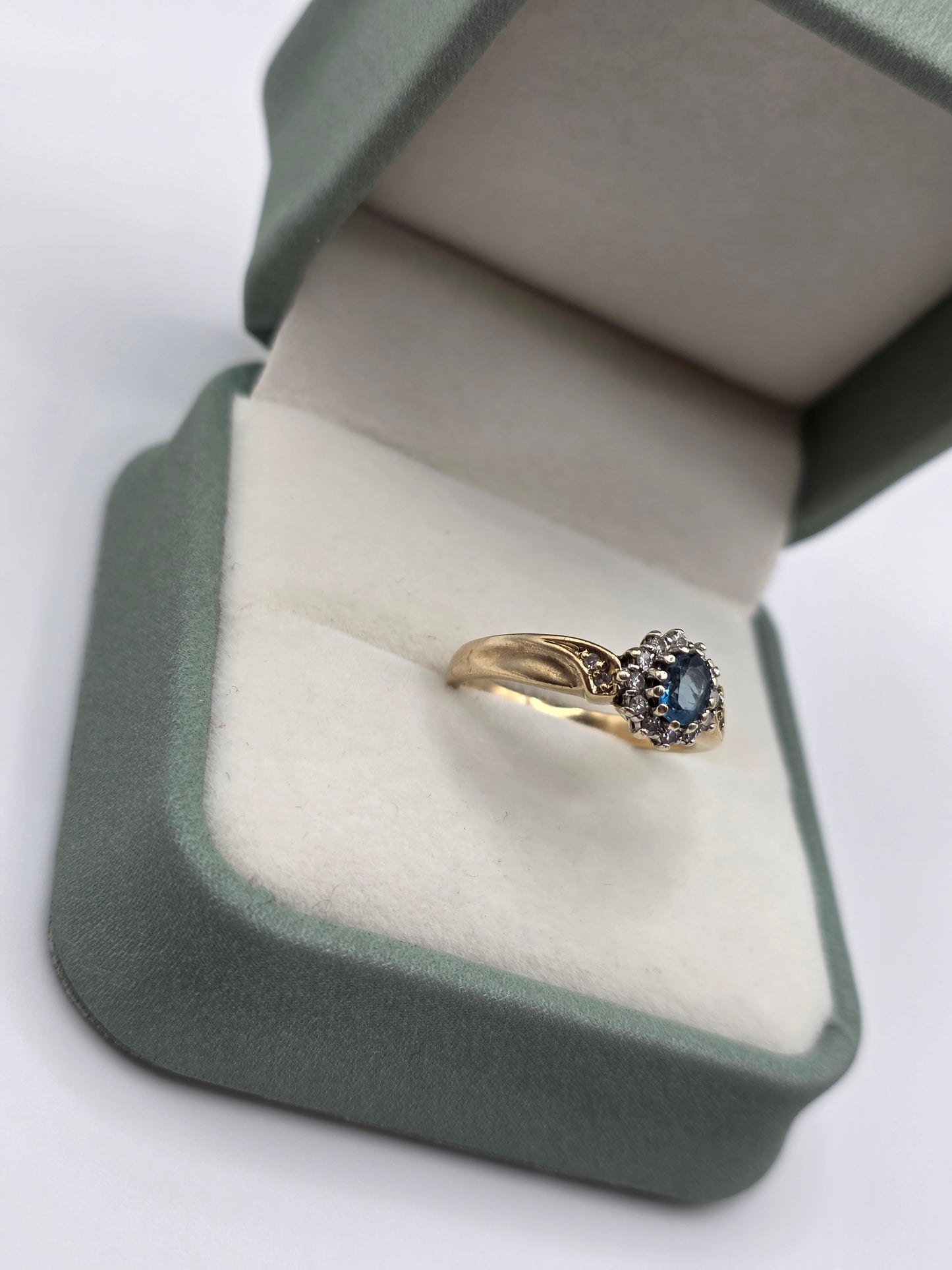 9ct gold topaz and diamond ring