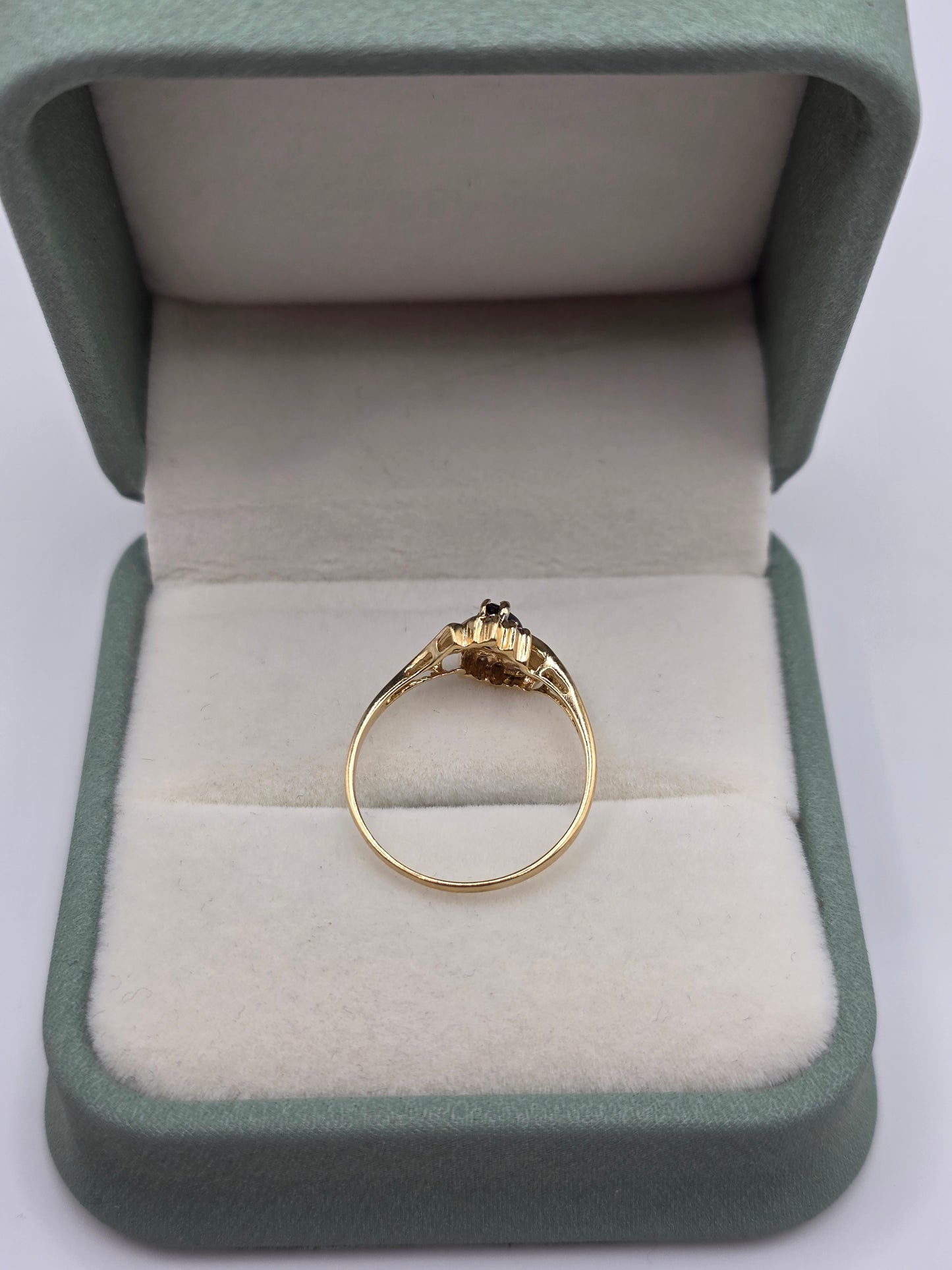 9ct gold sapphire and diamond ring