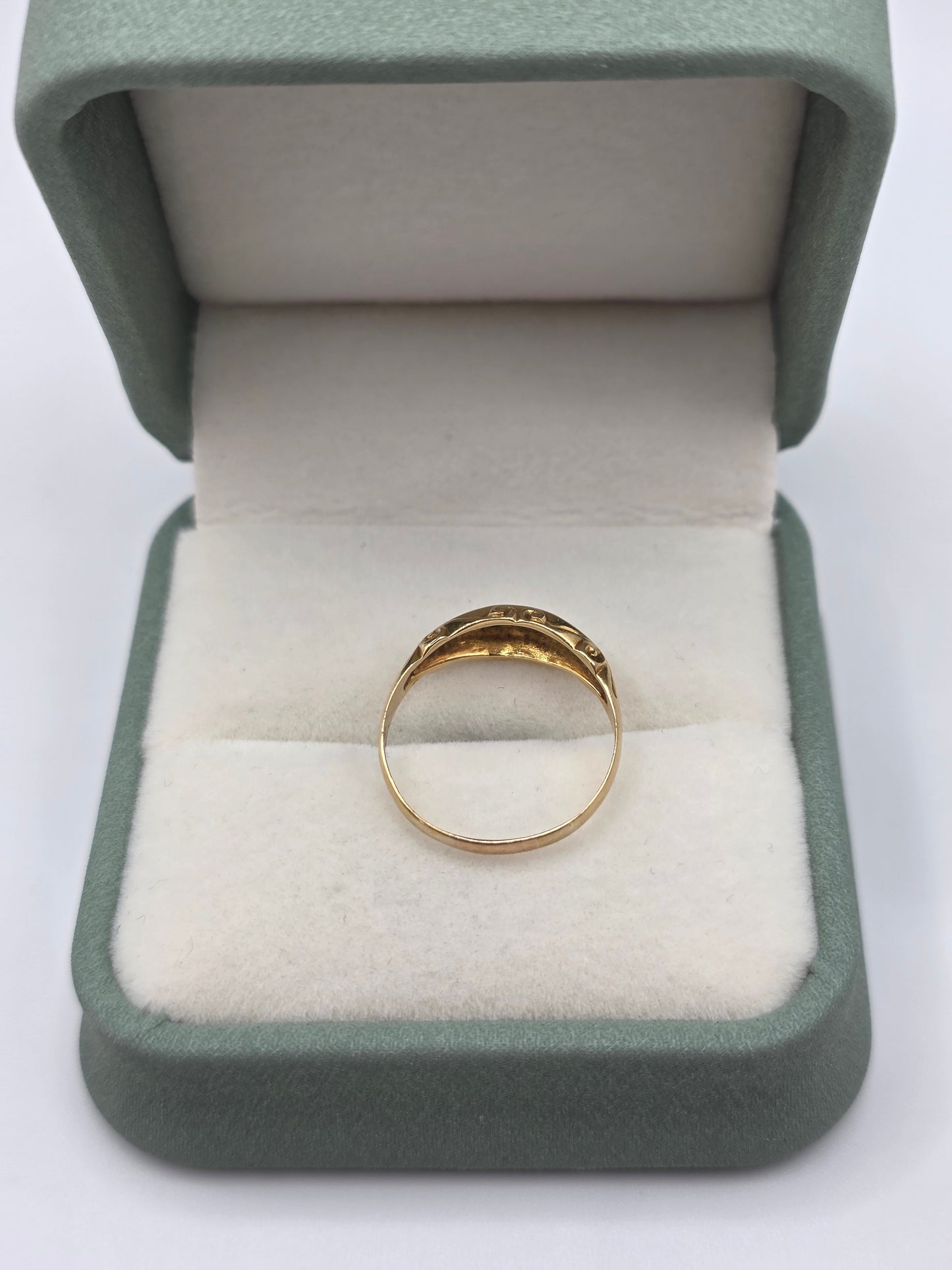 Antique 18ct gold diamond gypsy ring