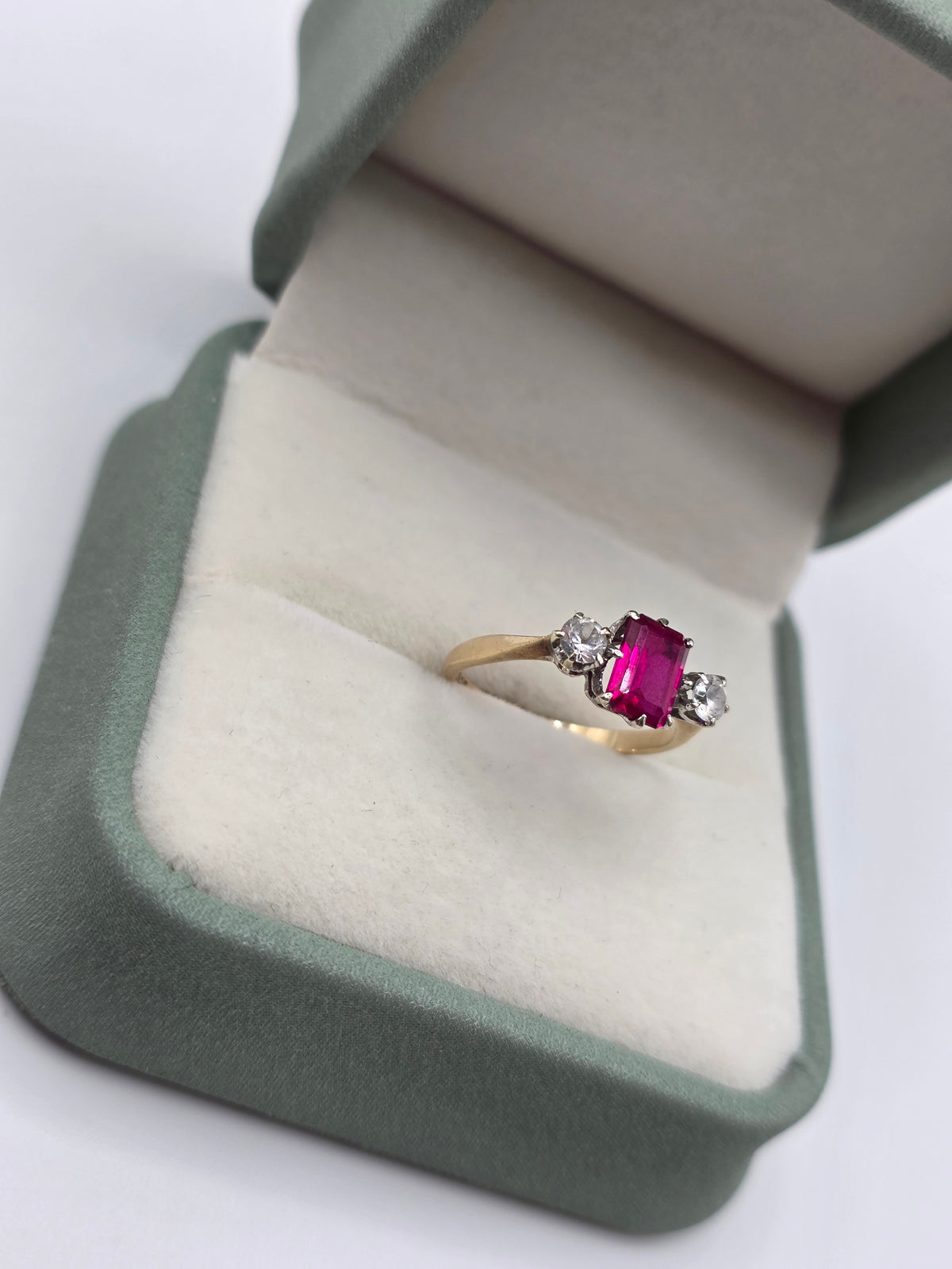 9ct gold synthetic ruby and spinel ring