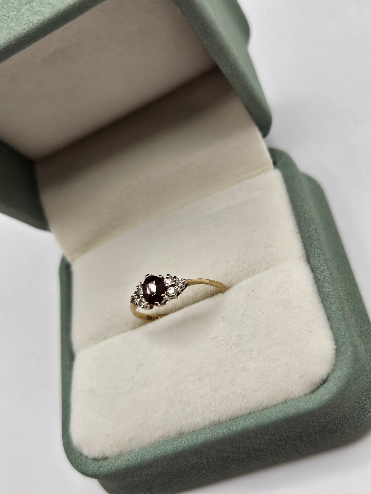 9ct gold garnet and cz ring