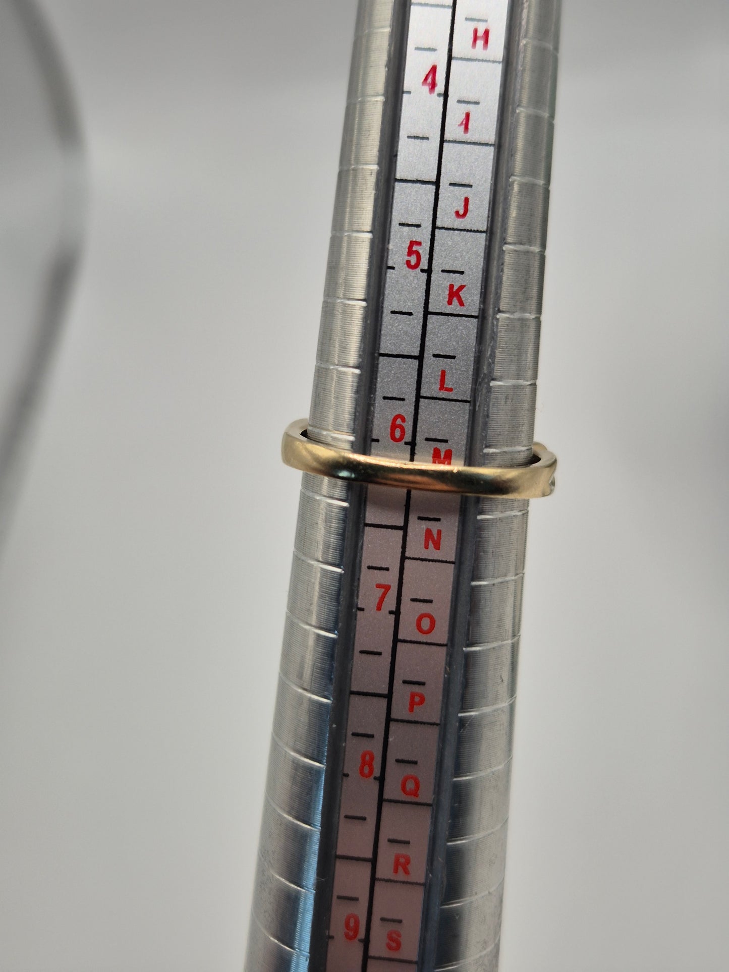 9ct gold sapphire and diamond ring