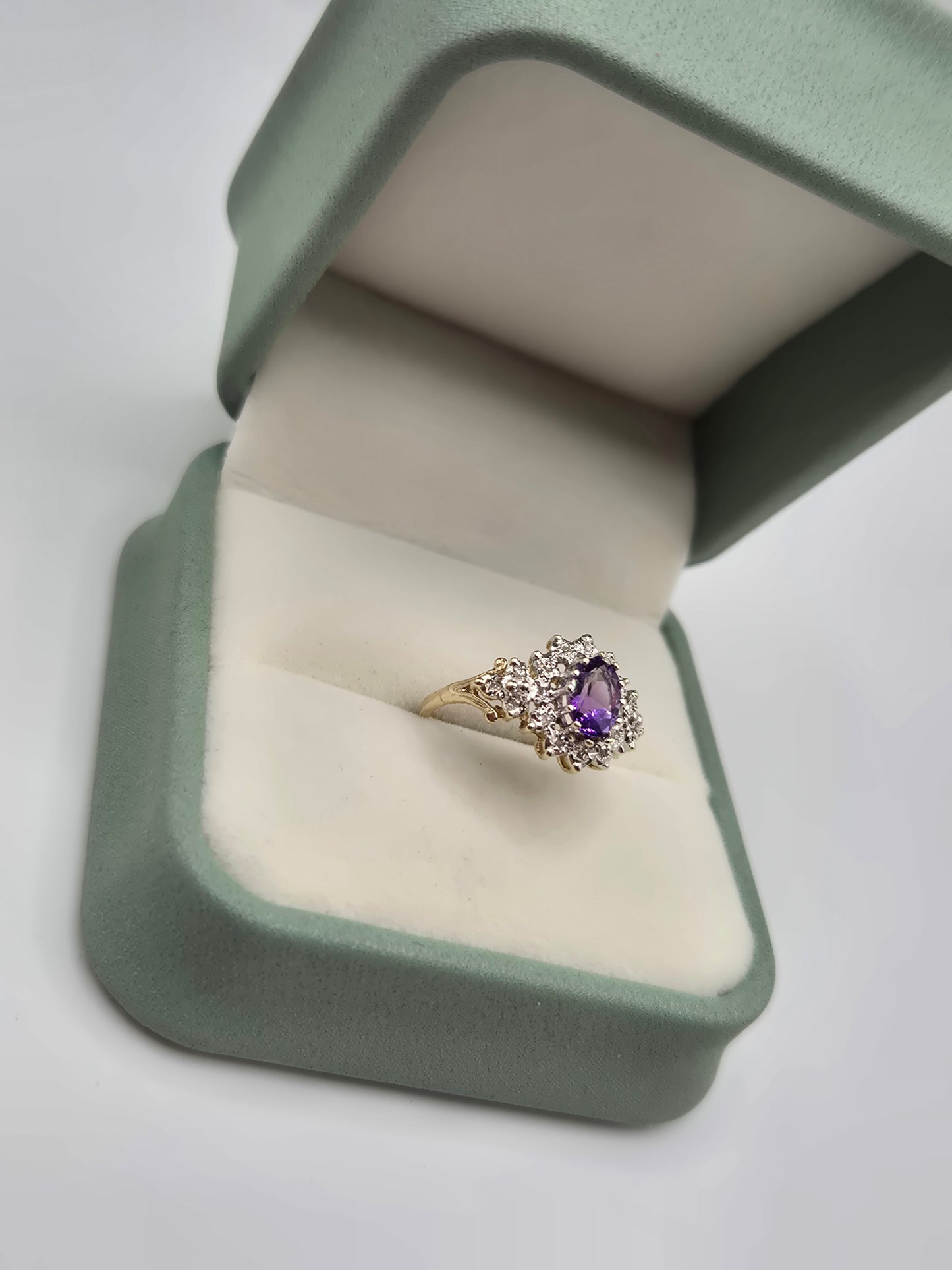 9ct gold amethyst and diamond ring
