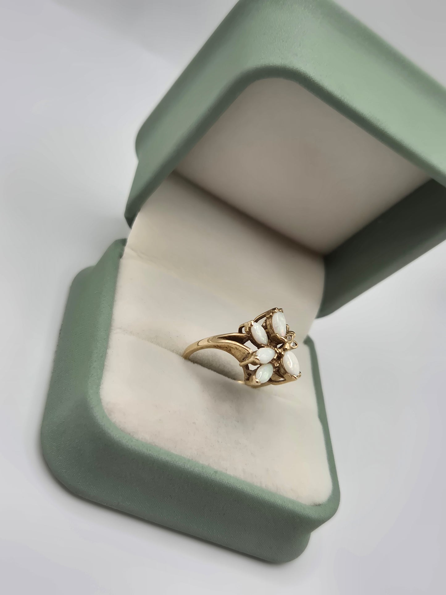 9ct gold opal and diamond ring