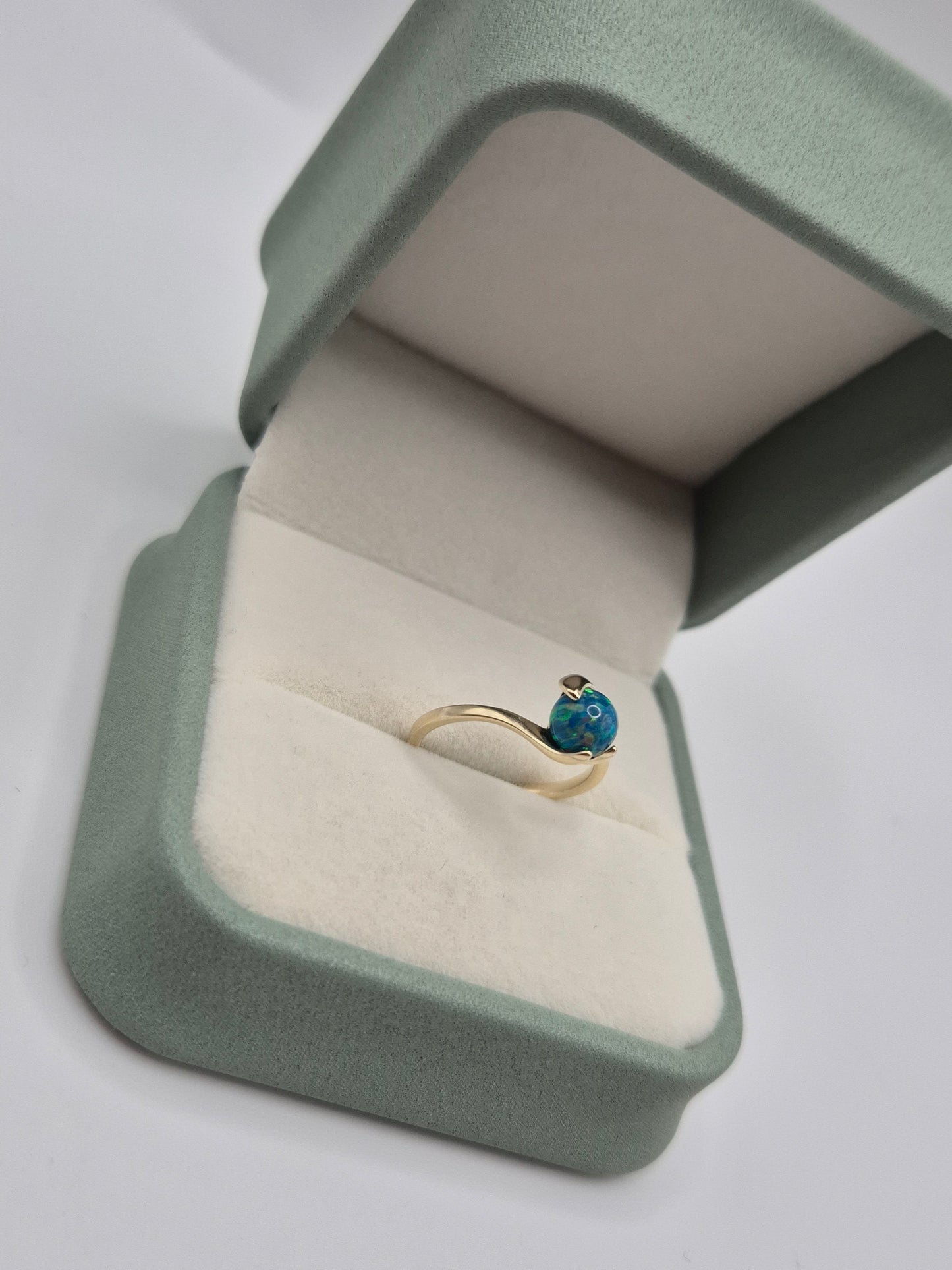 9ct gold simulated opal ring