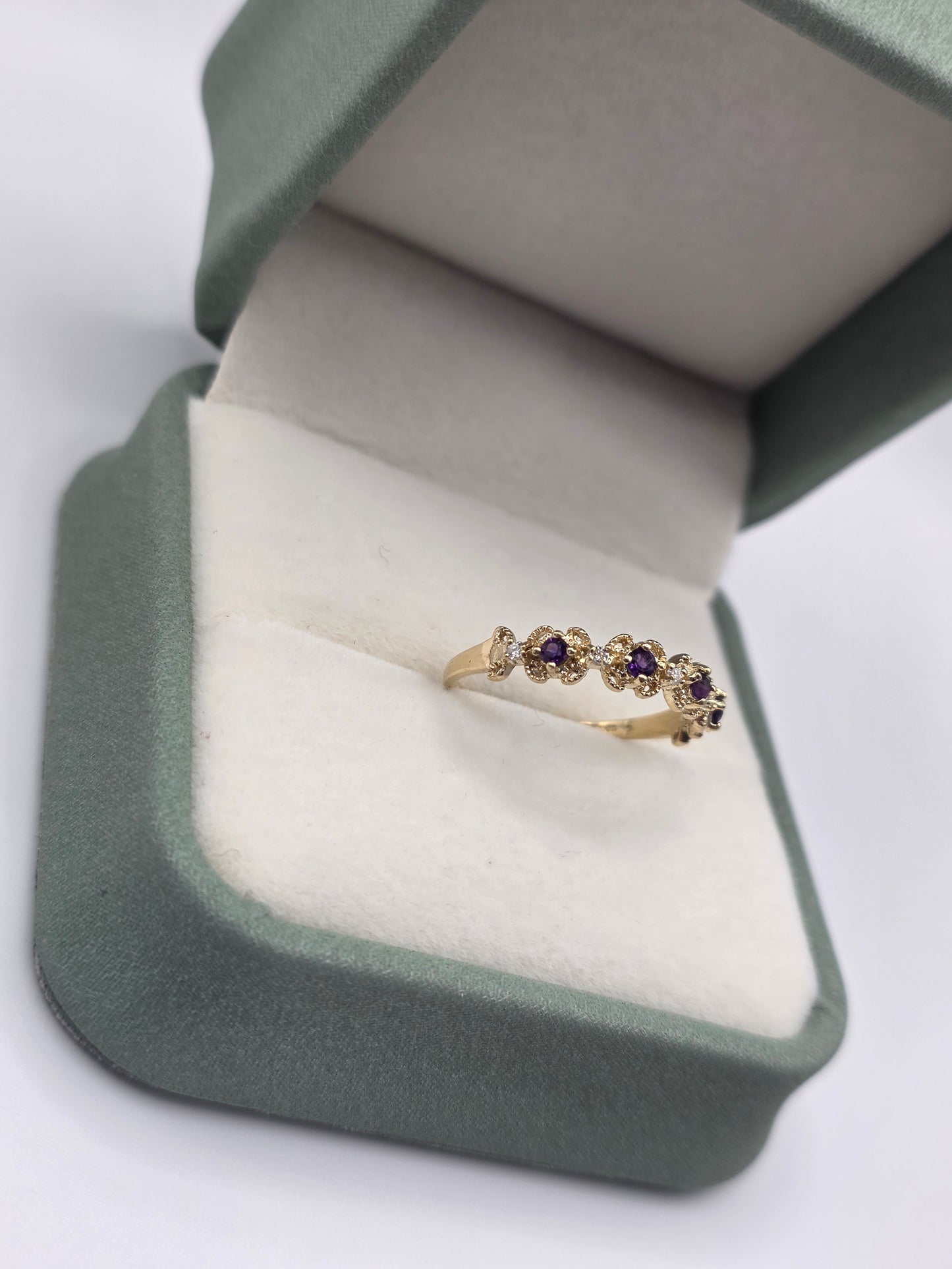 9ct gold amethyst and diamond ring