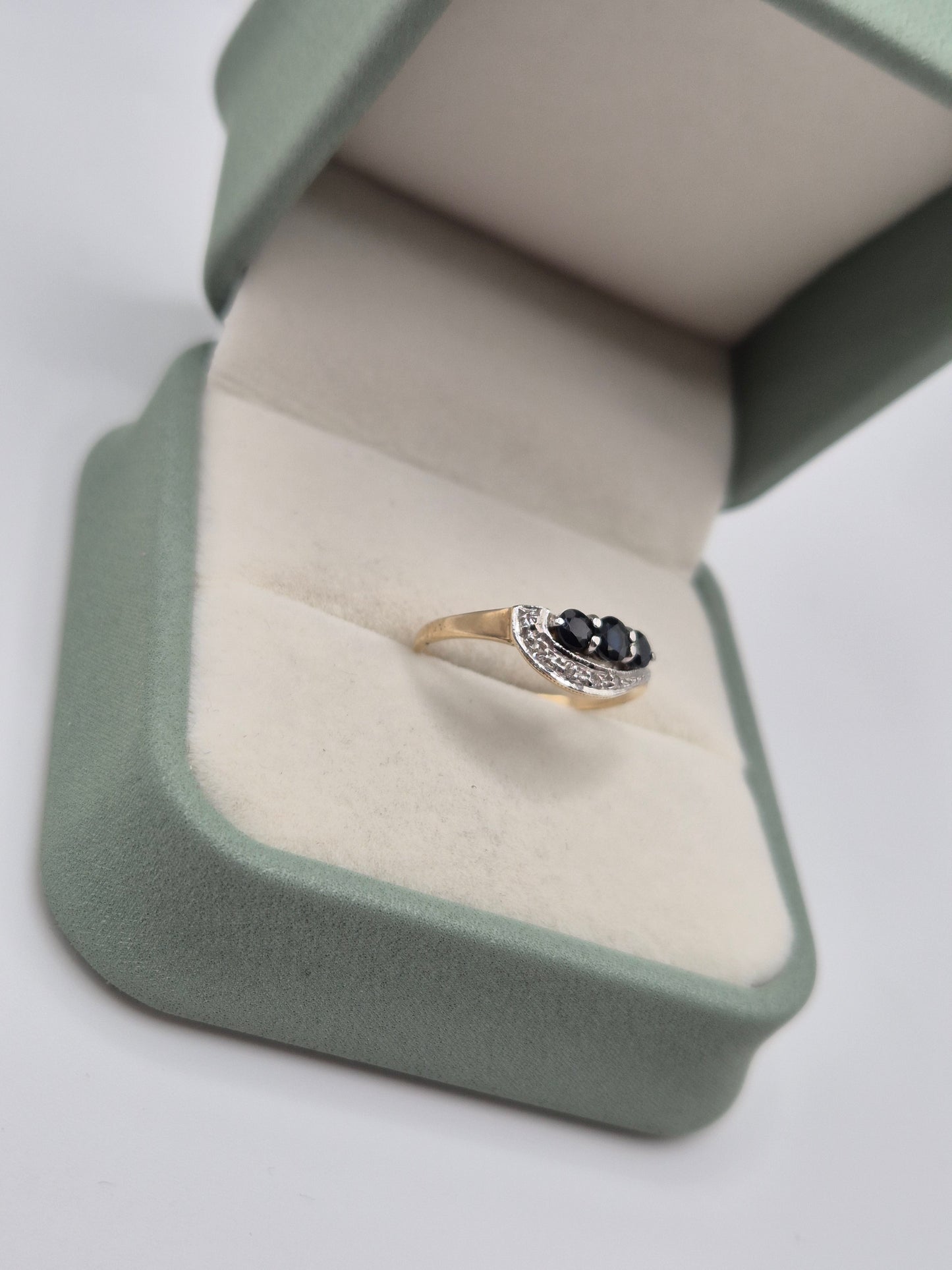 9ct gold sapphire and diamond ring