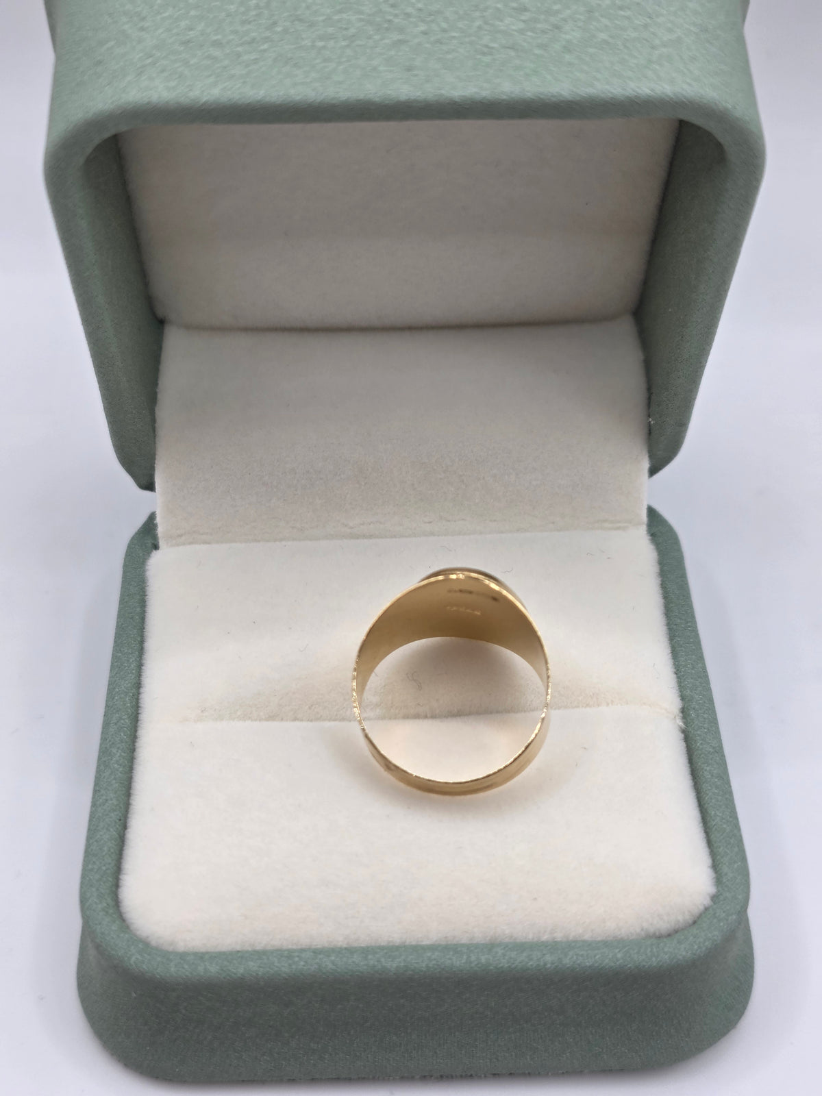 9ct gold cameo ring